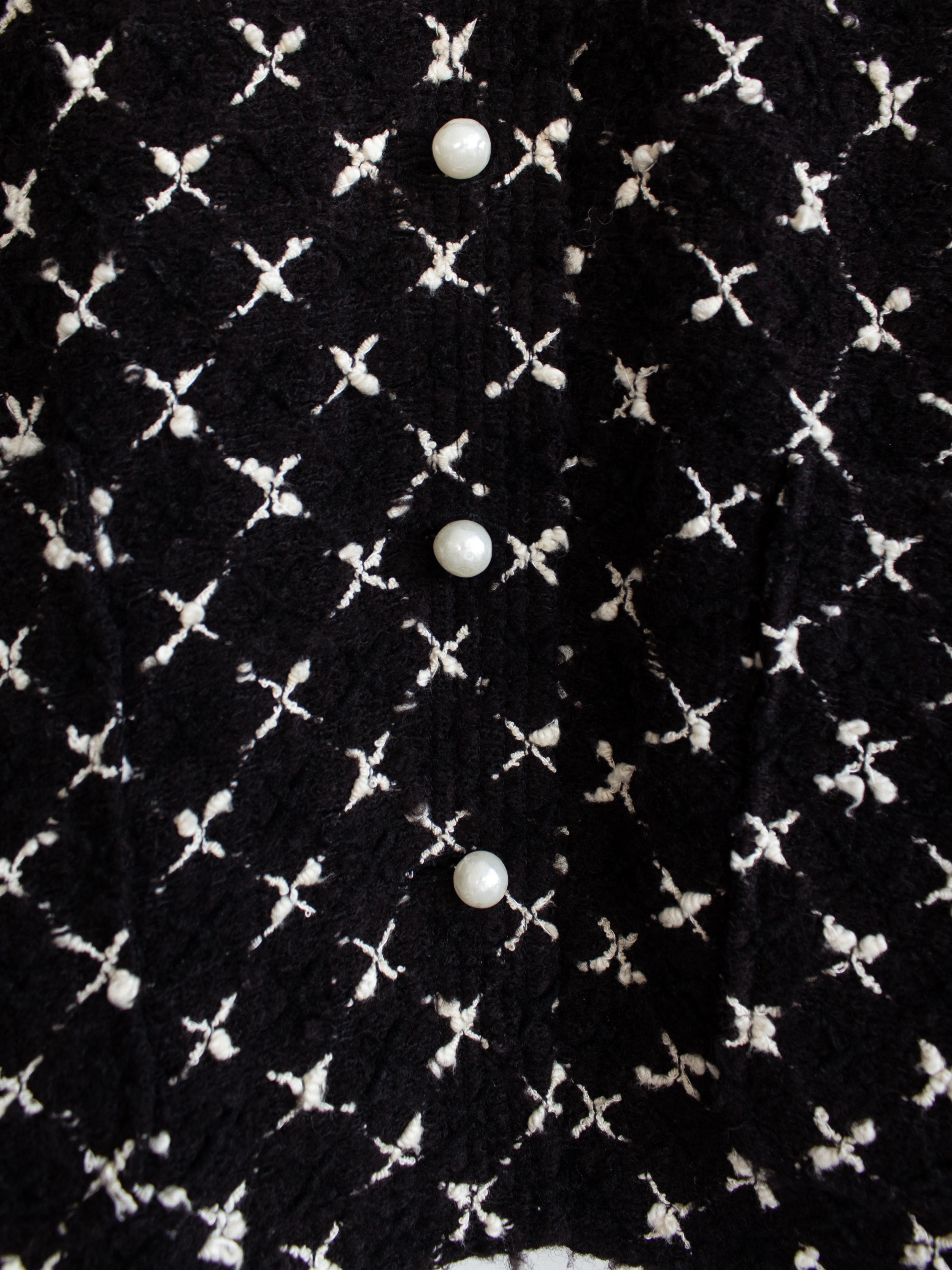 Rare Chanel Vintage F/W 1987 Karl Black White Pearl X Tweed Jacket Skirt Suit For Sale 5