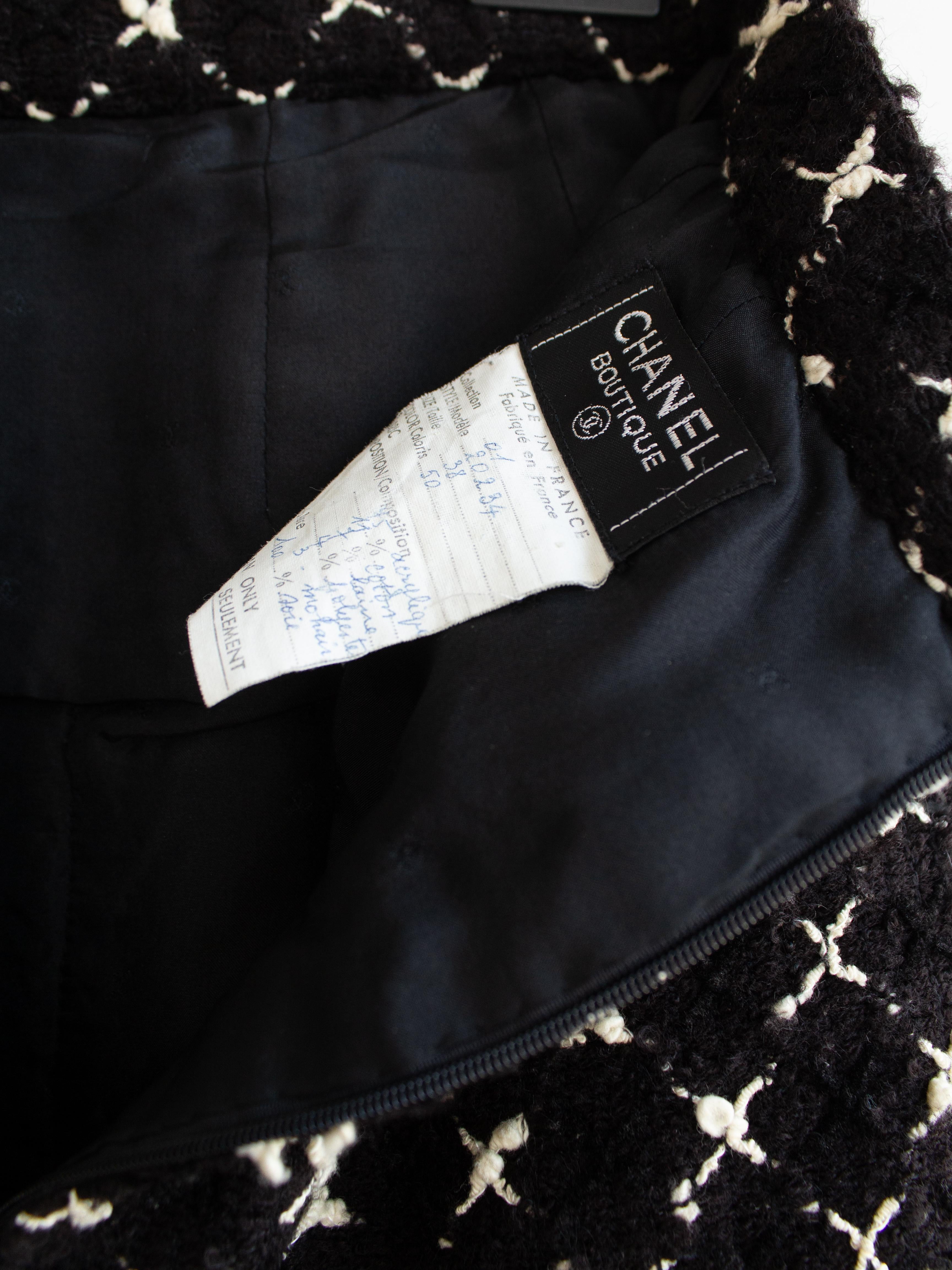 Rare Chanel Vintage F/W 1987 Karl Black White Pearl X Tweed Jacket Skirt Suit For Sale 11