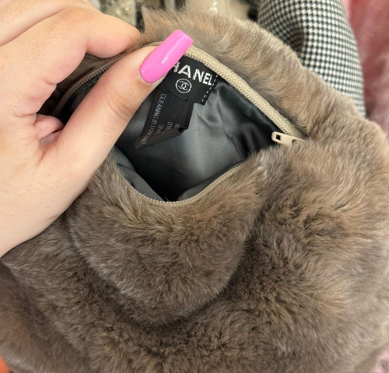 Rare Chanel vintage rabbit fur muff bag hand warmer  For Sale 2
