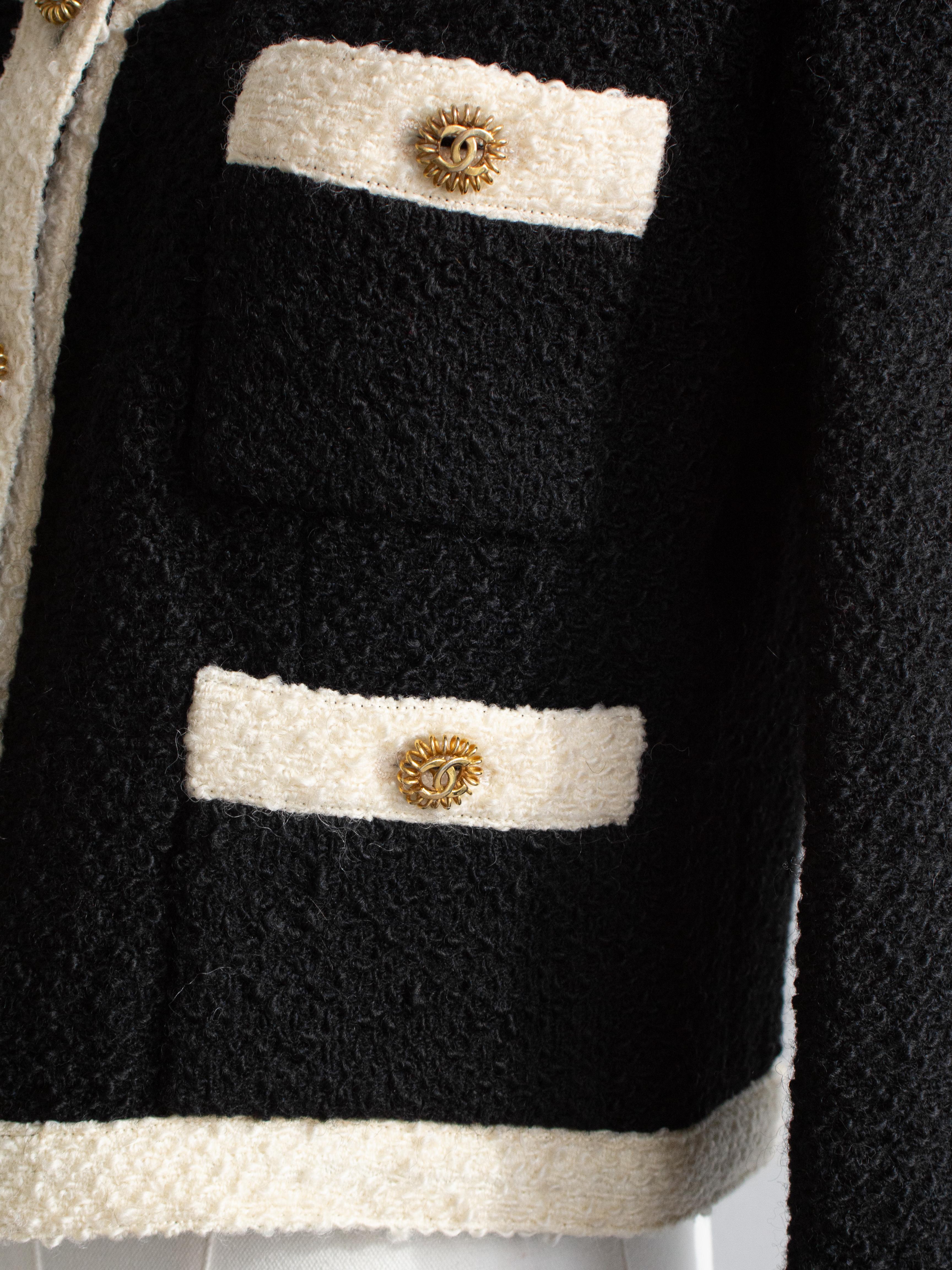 Rare Chanel Vintage S/S 1983 Karl Black White CC Gold Tweed Cropped Jacket 5