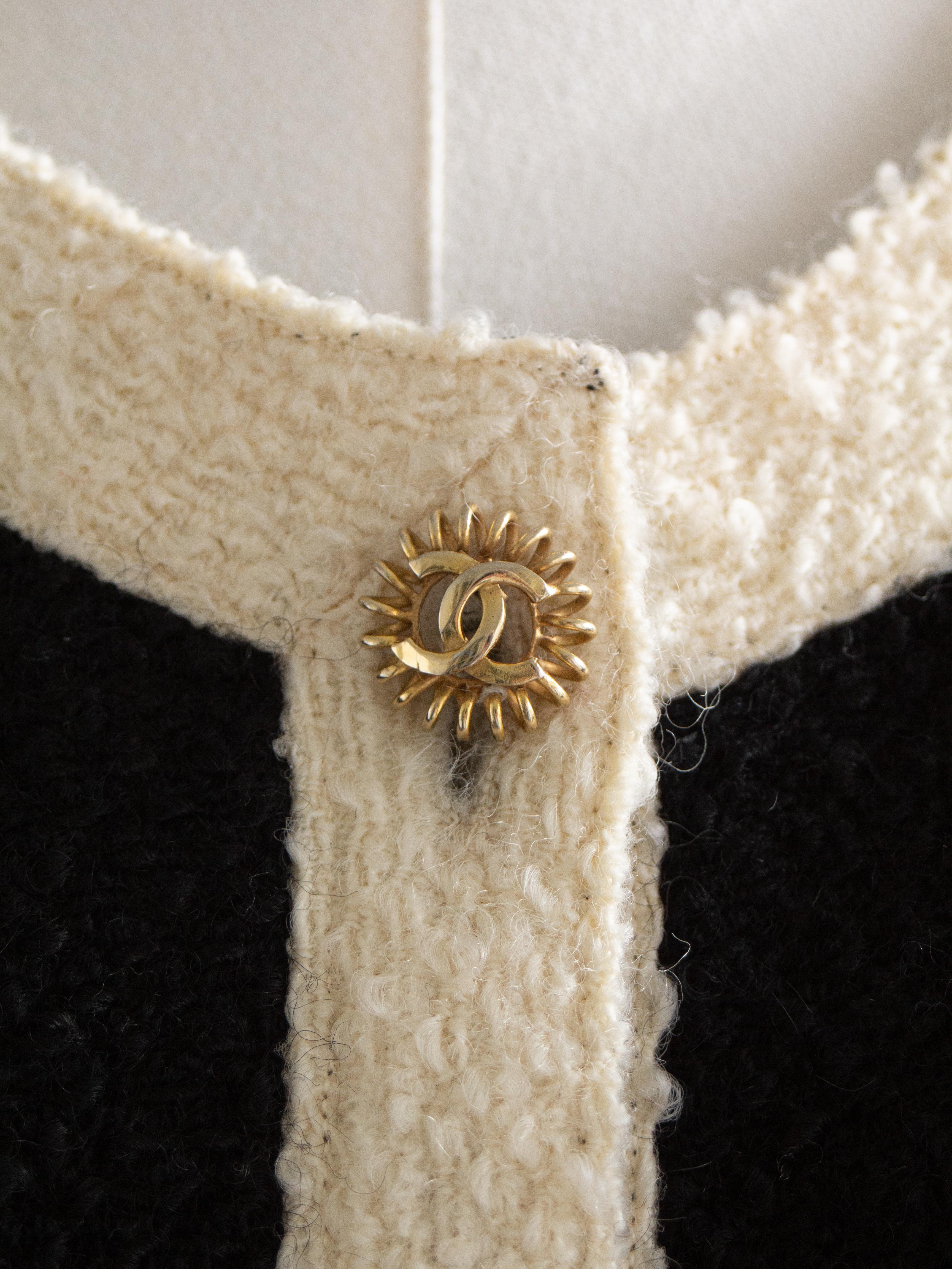 Rare Chanel Vintage S/S 1983 Karl Black White CC Gold Tweed Cropped Jacket 6