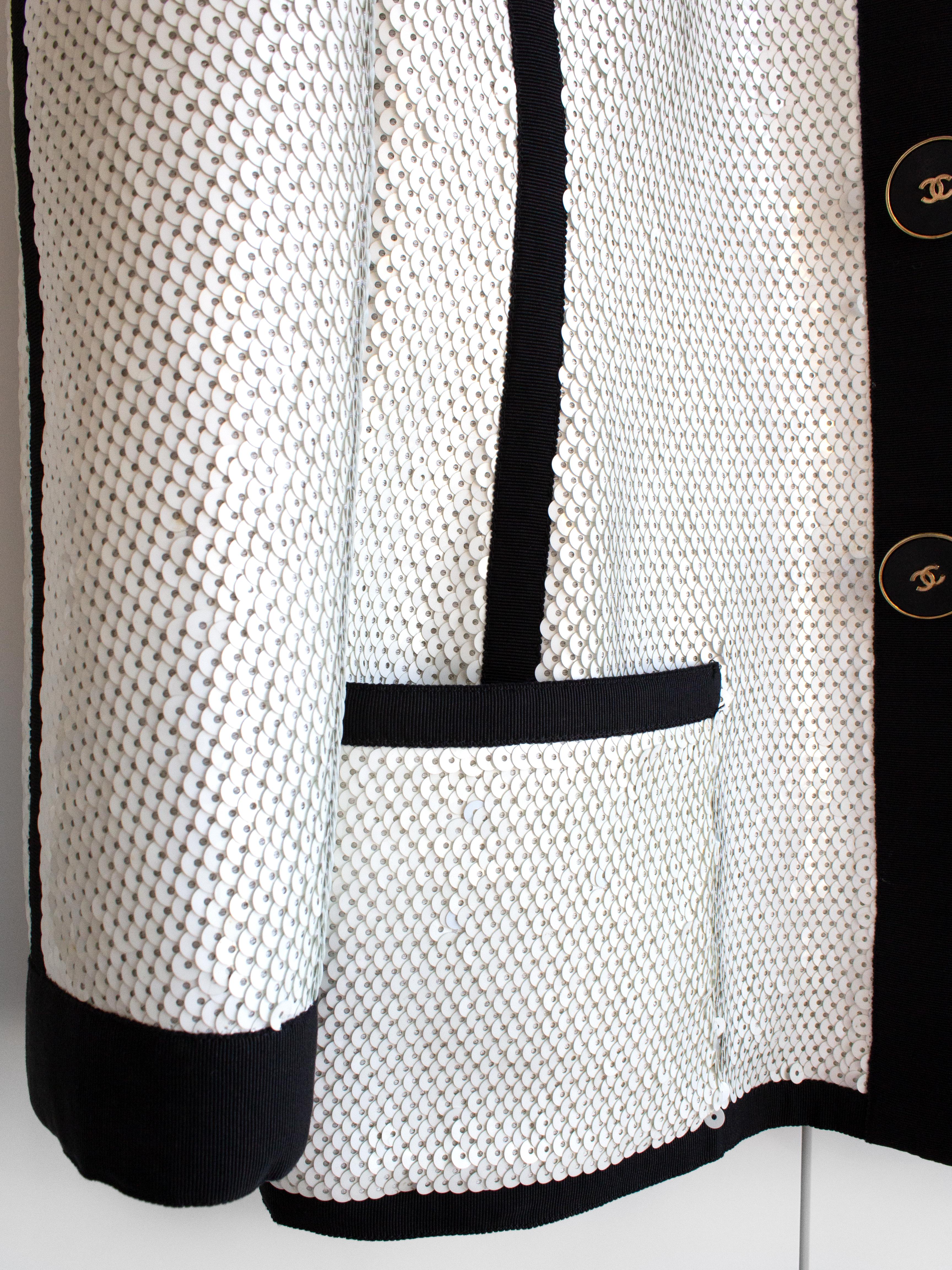 Rare Chanel Vintage S/S 1991 Collector White Black Sequin CC Scuba Jacket 7