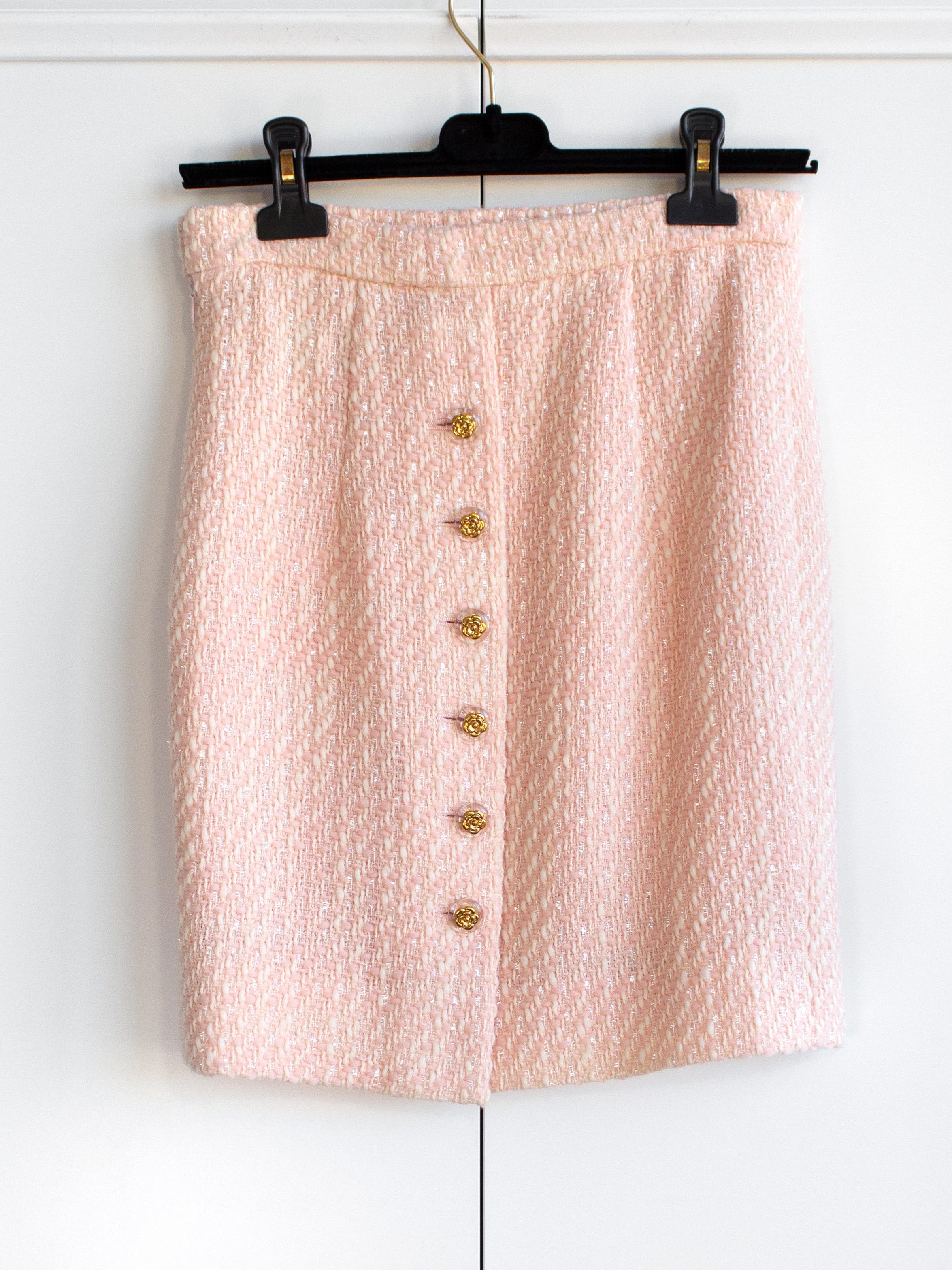 Rare Chanel Vintage S/S 1992 Pink Tweed Gold Camellia Jacket Skirt Suit For Sale 10