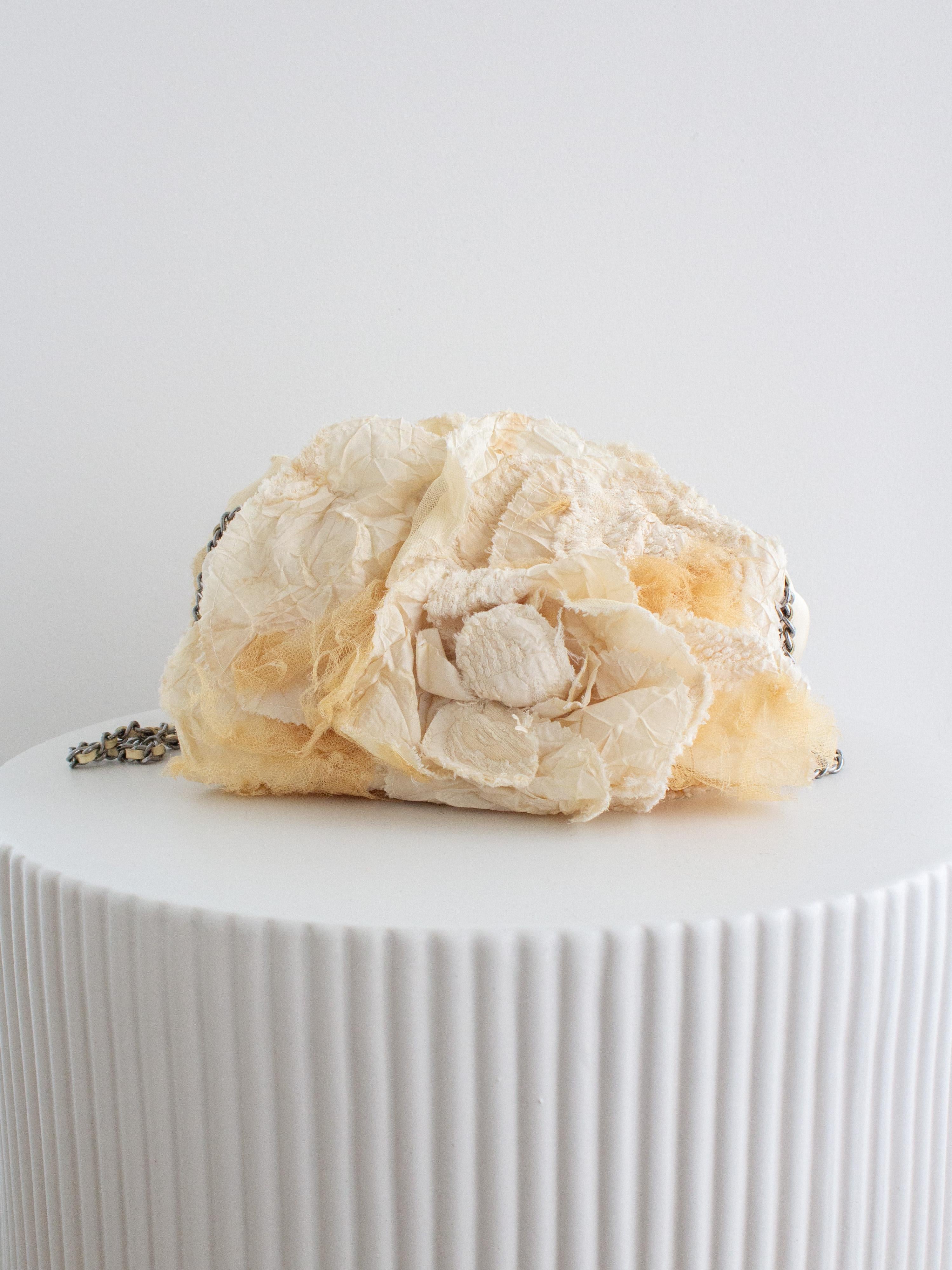 Women's Rare Chanel Vintage S/S 2006 Cream Ivory Camellia 06P Clutch Bag