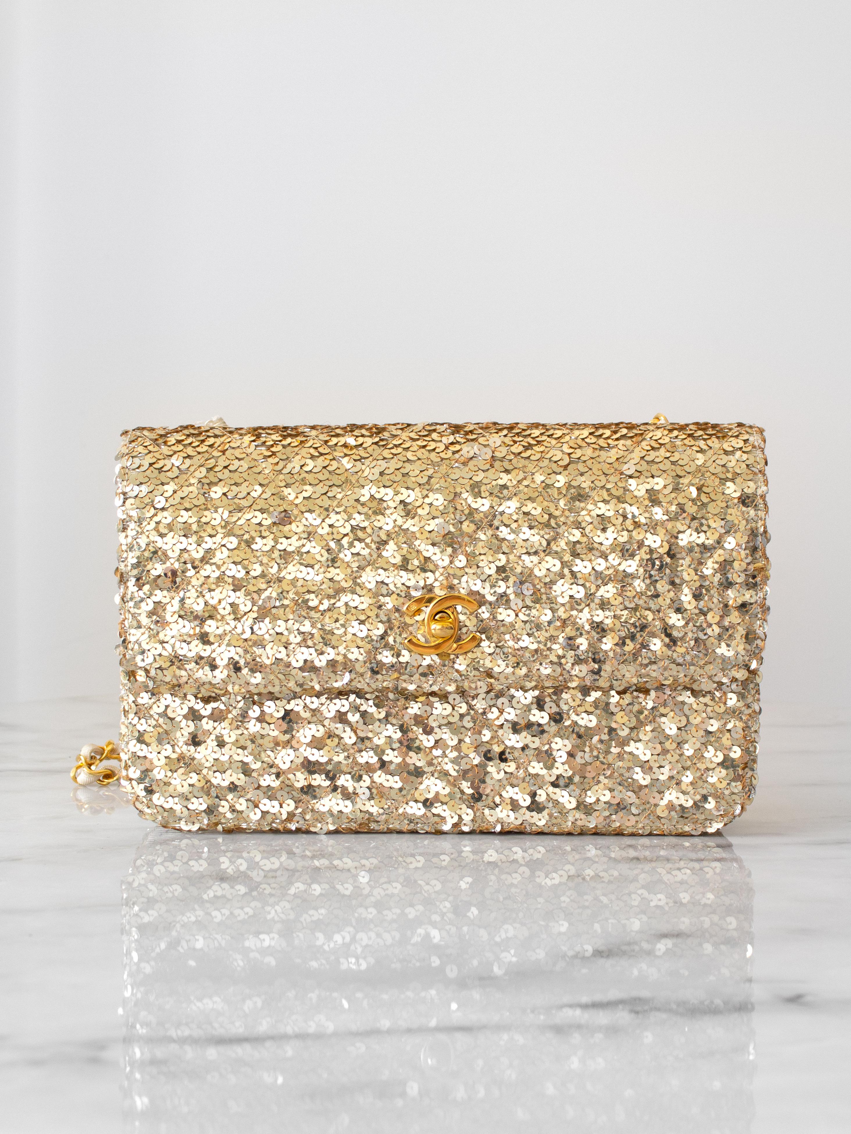 Rare Chanel Vintage S/S1991 Champagne Gold Sequin Medium Flap Bag In Good Condition In Jersey City, NJ