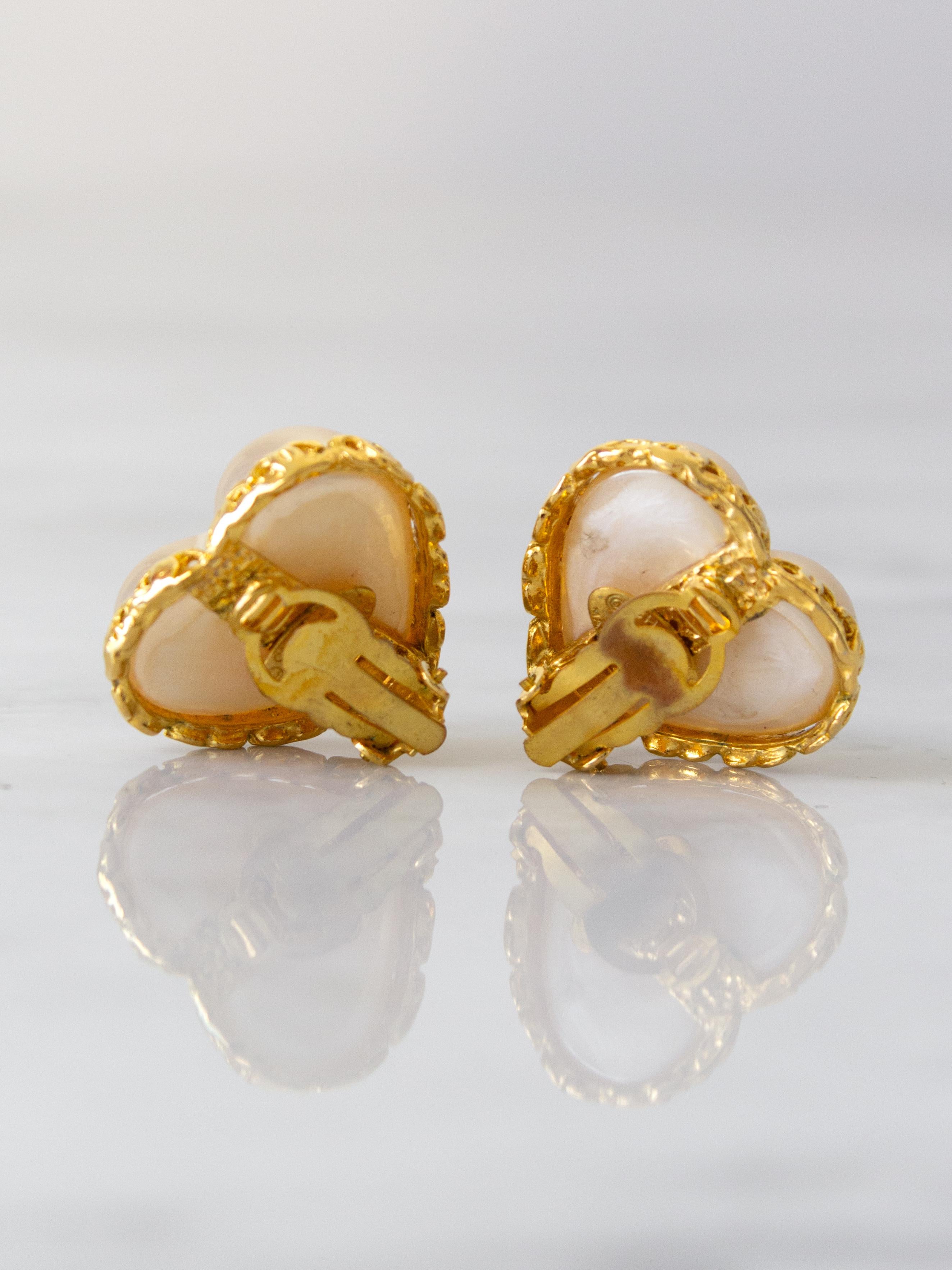 Rare Chanel Vintage S/S1992 Pearl Heart Gold Collection 28 Clip Earrings Brooch  For Sale 8
