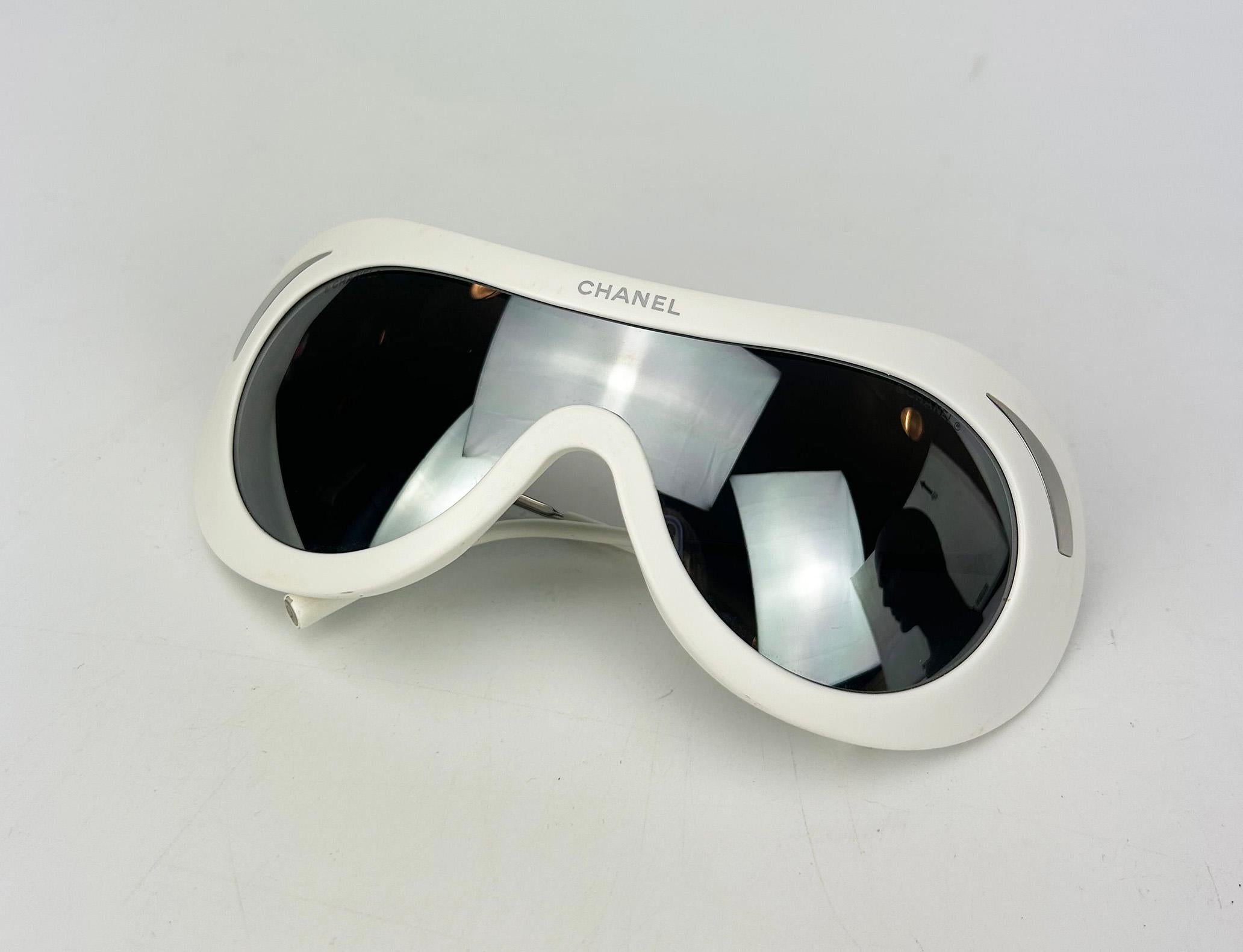 RARE Chanel Vintage Ski Sunglasses White Oversize Frame Mirror Lens c2000s For Sale 10
