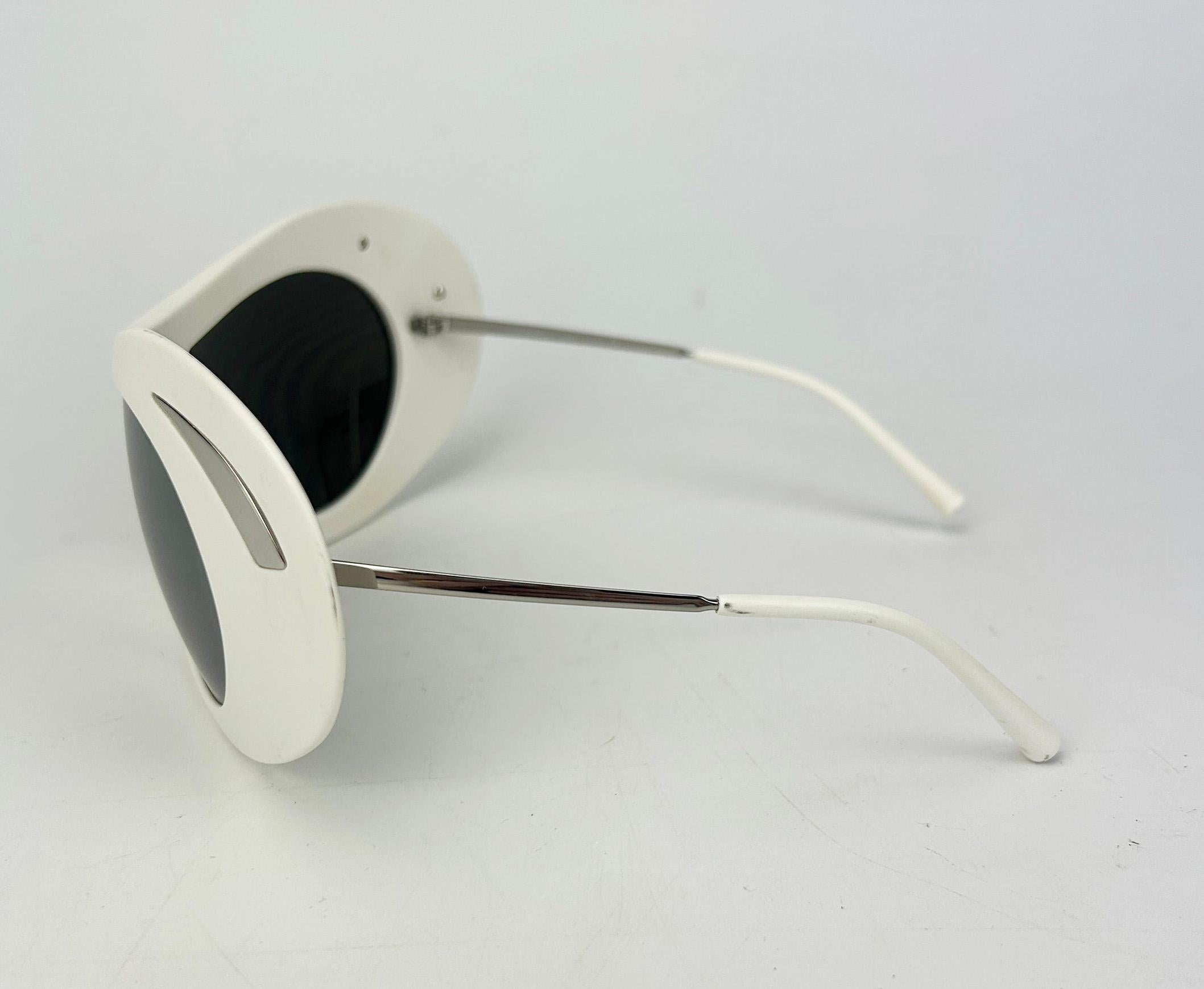 RARE Chanel Vintage Ski Sunglasses White Oversize Frame Mirror Lens c2000s For Sale 1