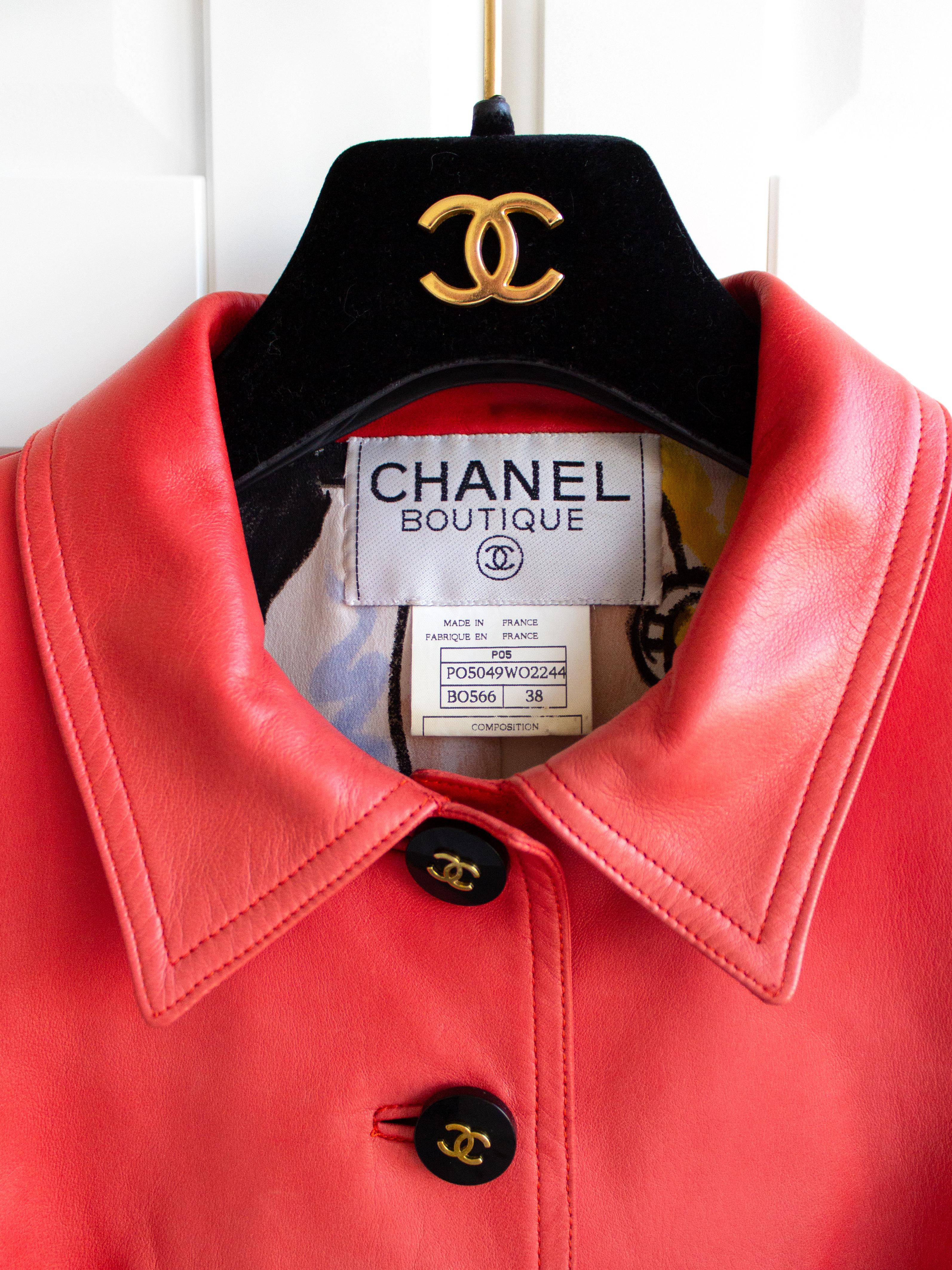 Rare Chanel Vintage Spring 1995 Red Lambskin Leather CC Logo 95P Cropped Jacket In Good Condition In Jersey City, NJ
