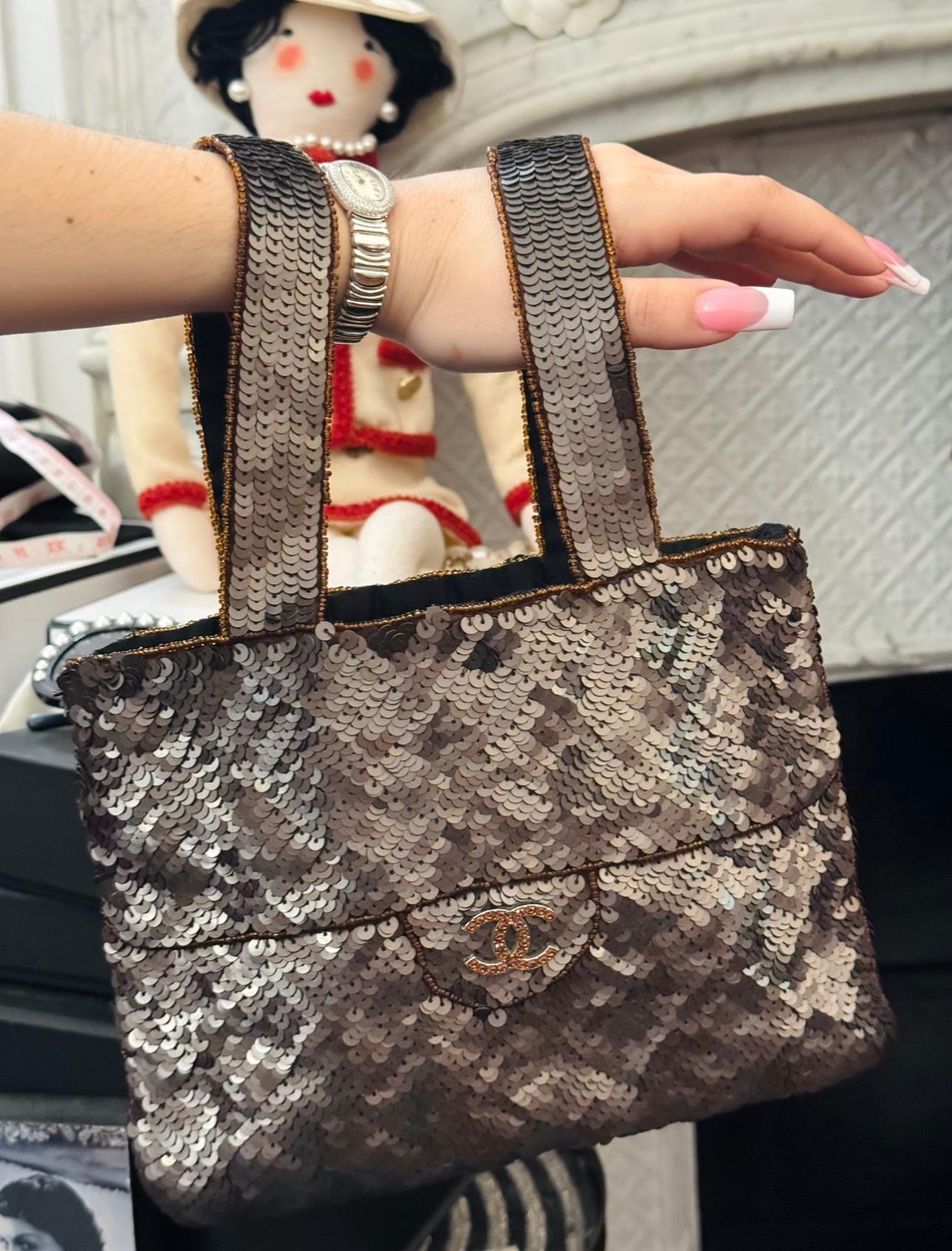 Women's or Men's Rare Chanel vintage Trompe L’œil evening bag sequins