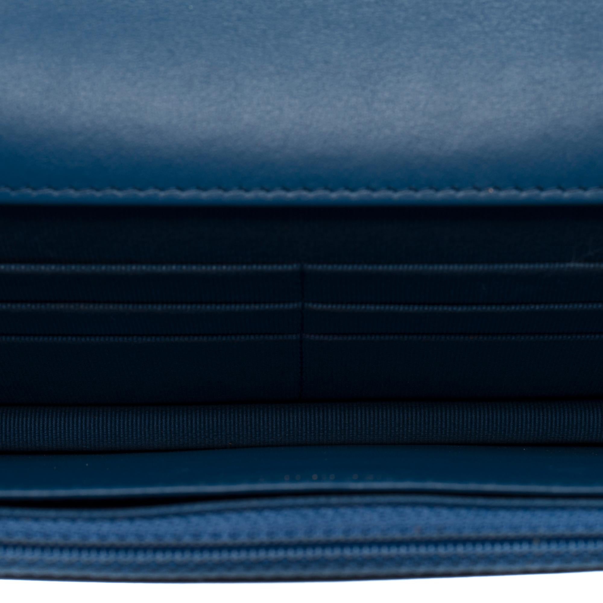 Rare Chanel Wallet on Chain (WOC) 19 shoulder bag in Blue Quilted Denim For Sale 4