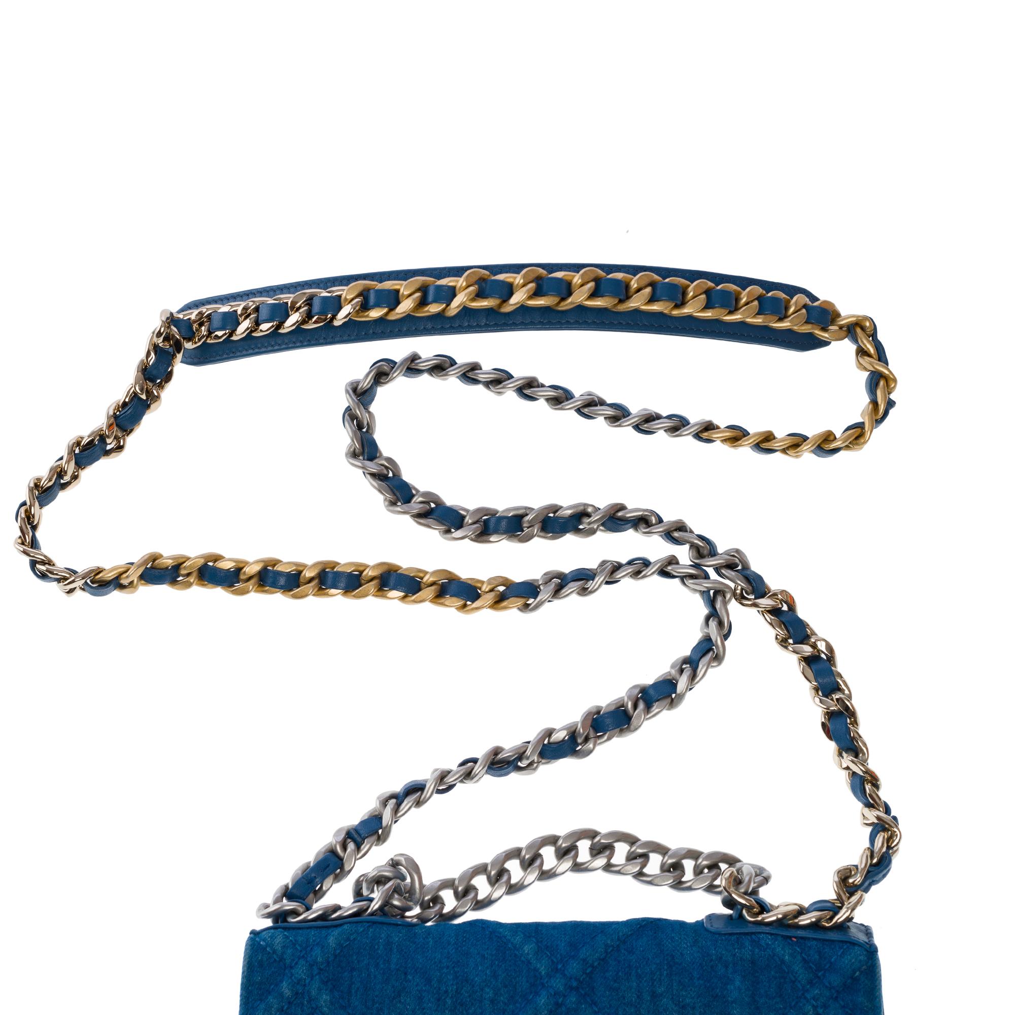 Rare Chanel Wallet on Chain (WOC) 19 shoulder bag in Blue Quilted Denim For Sale 5