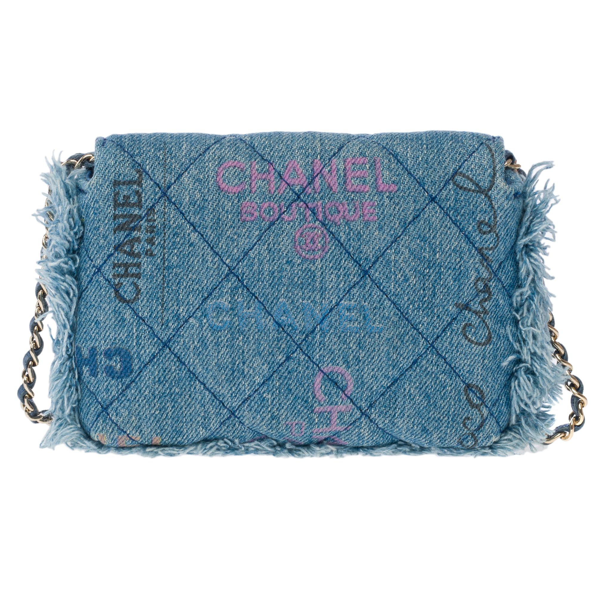 Rare Chanel Wallet on Chain (WOC)  shoulder bag in blue quilted denim, SHWHW In Excellent Condition In Paris, IDF