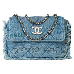Seltene Chanel-Brieftasche an Kette (WOC) Umhängetasche aus blauem gestepptem Denim, SHWHW