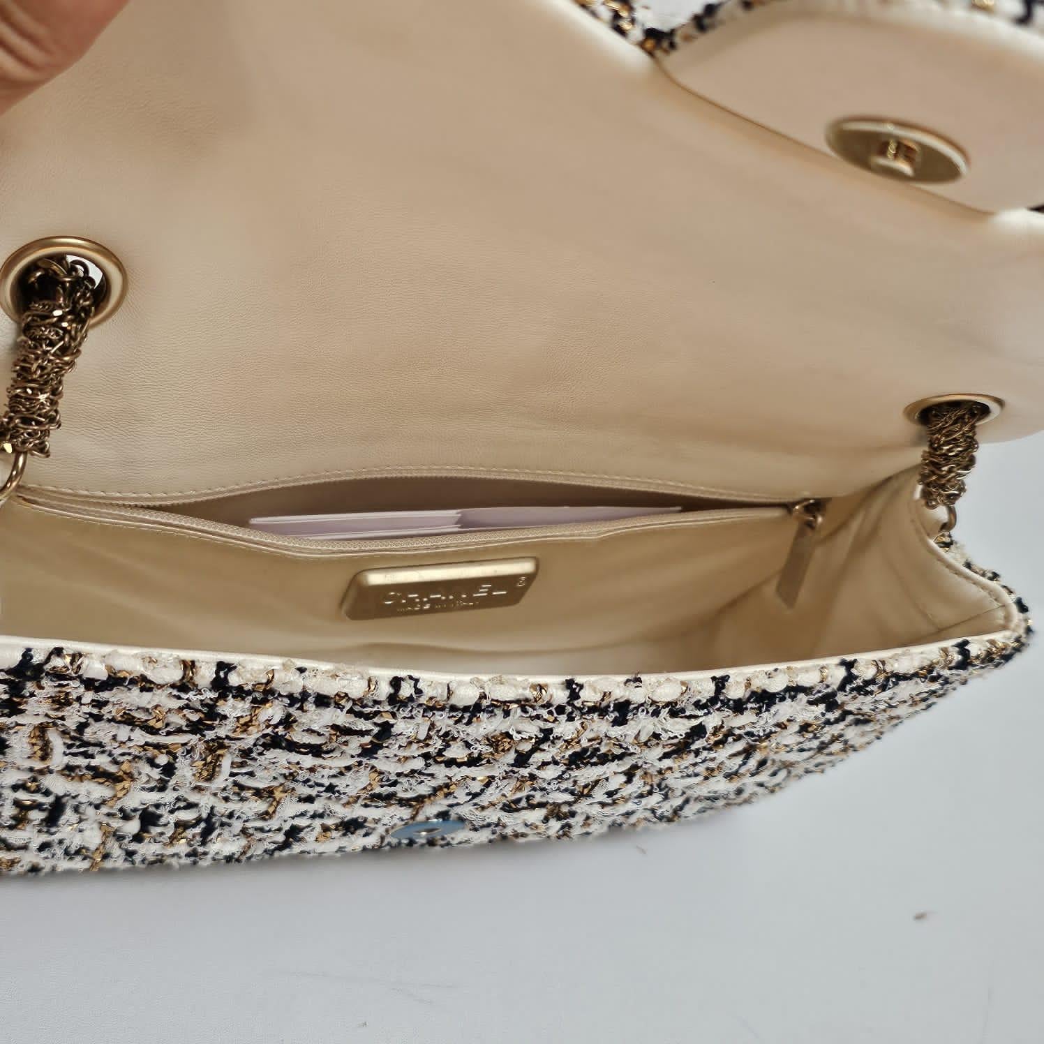 Raro Bolso Chanel Blanco Tweed Medio Westminister Flap 4