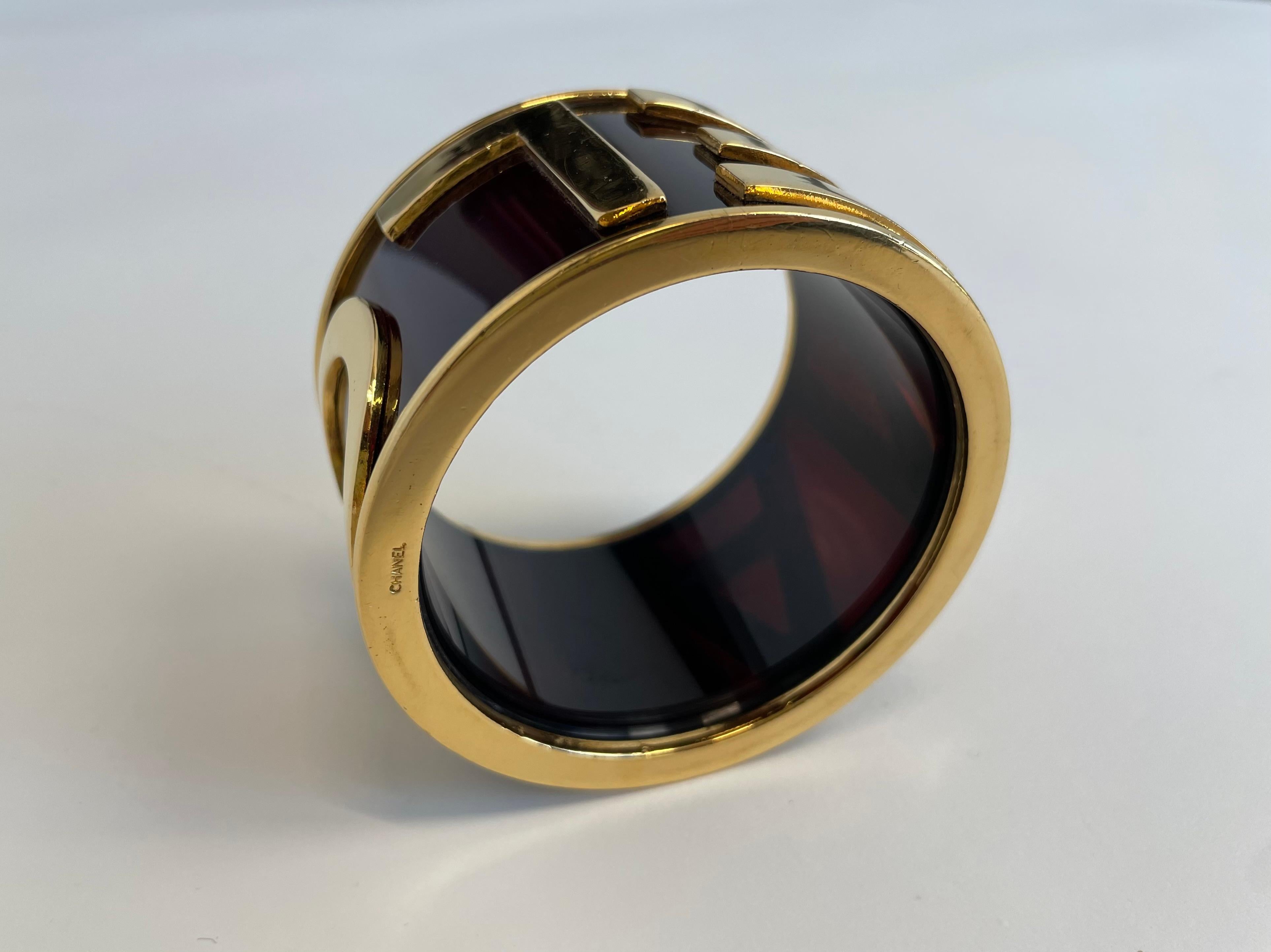 Chanel, large bracelet jonc d'origines plaqué or, printemps-été 1990 en vente 7