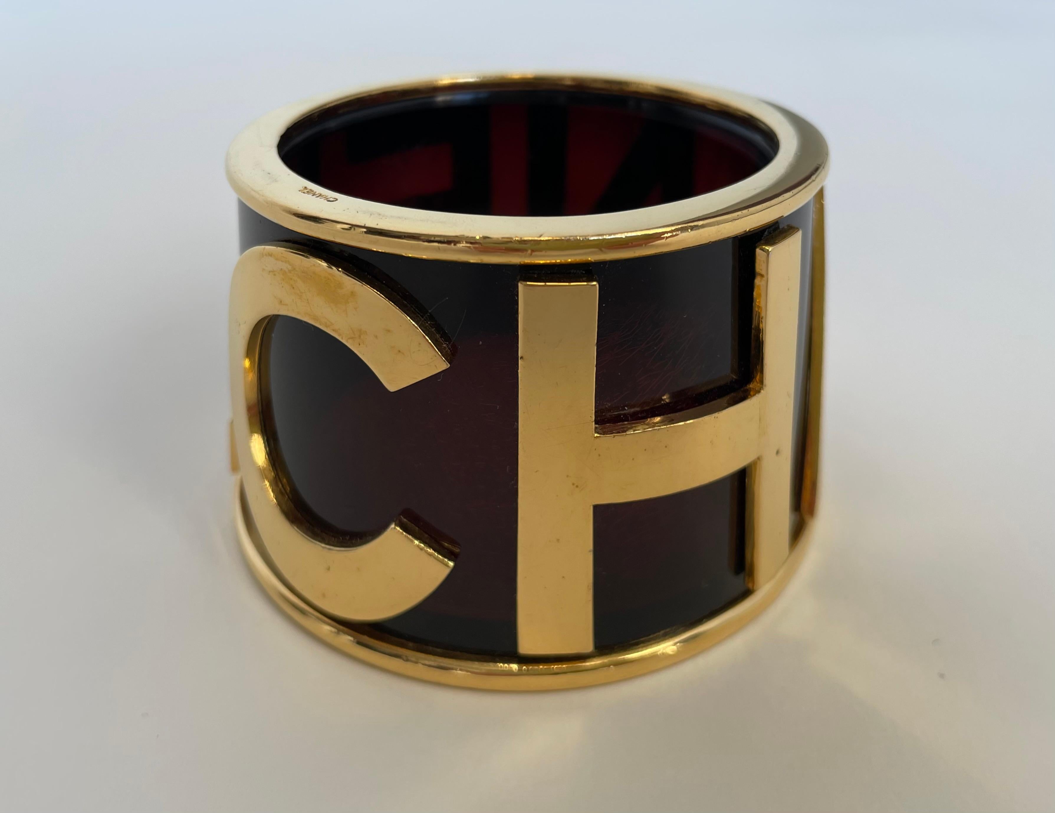 Chanel, large bracelet jonc d'origines plaqué or, printemps-été 1990 Unisexe en vente