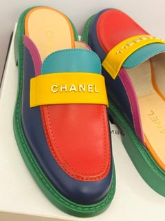 Rari mocassini in pelle multicolore della capsule collection Chanel x Pharrell Williams del 2019, taglia 40