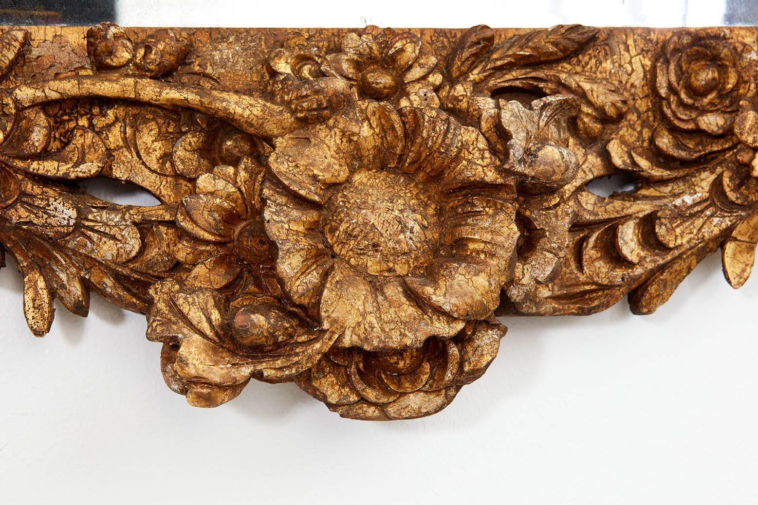 Inglese Raro specchio in legno dorato Charles II in vendita