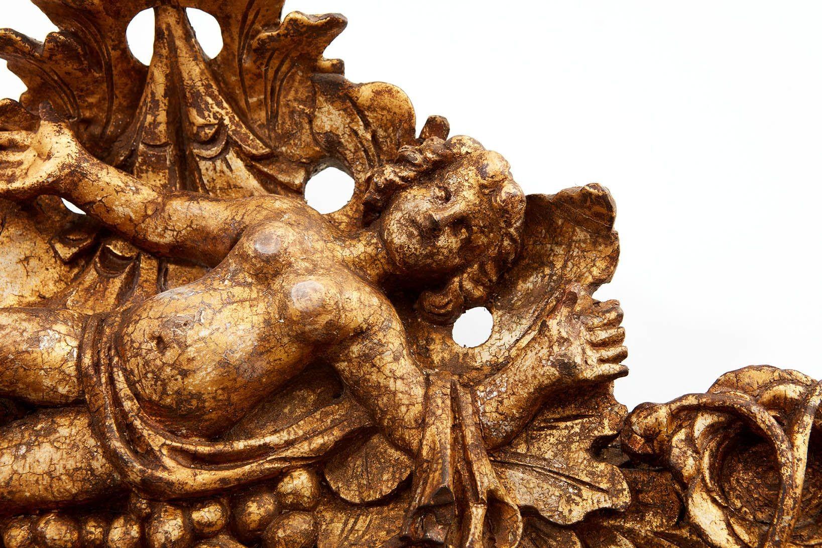 Legno dorato Raro specchio in legno dorato Charles II in vendita