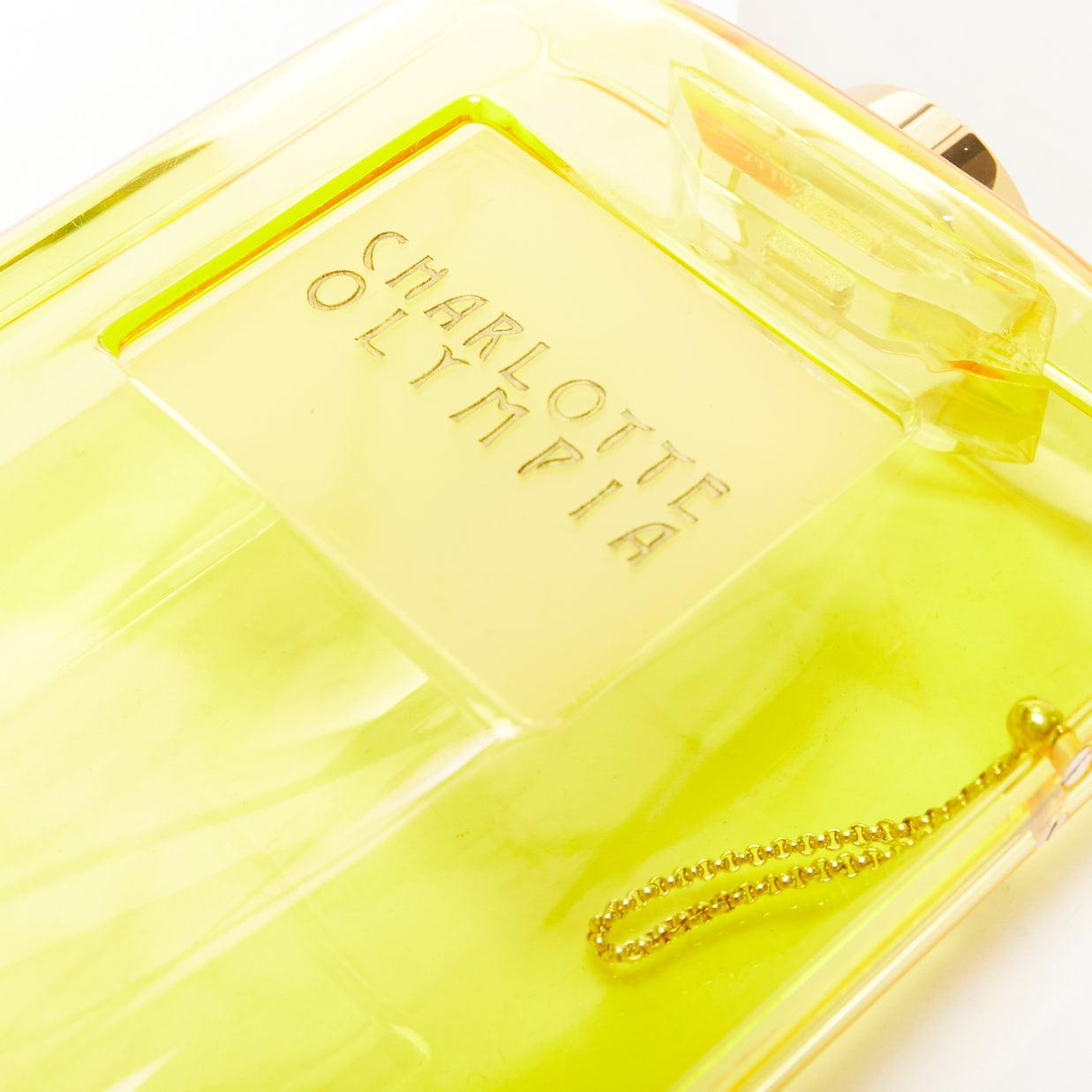 Seltene CHARLOTTE OLYMPIA gelbe Parfümflaschenschachtel-Clutch/Tasche mit Acryl-Logo im Angebot 3