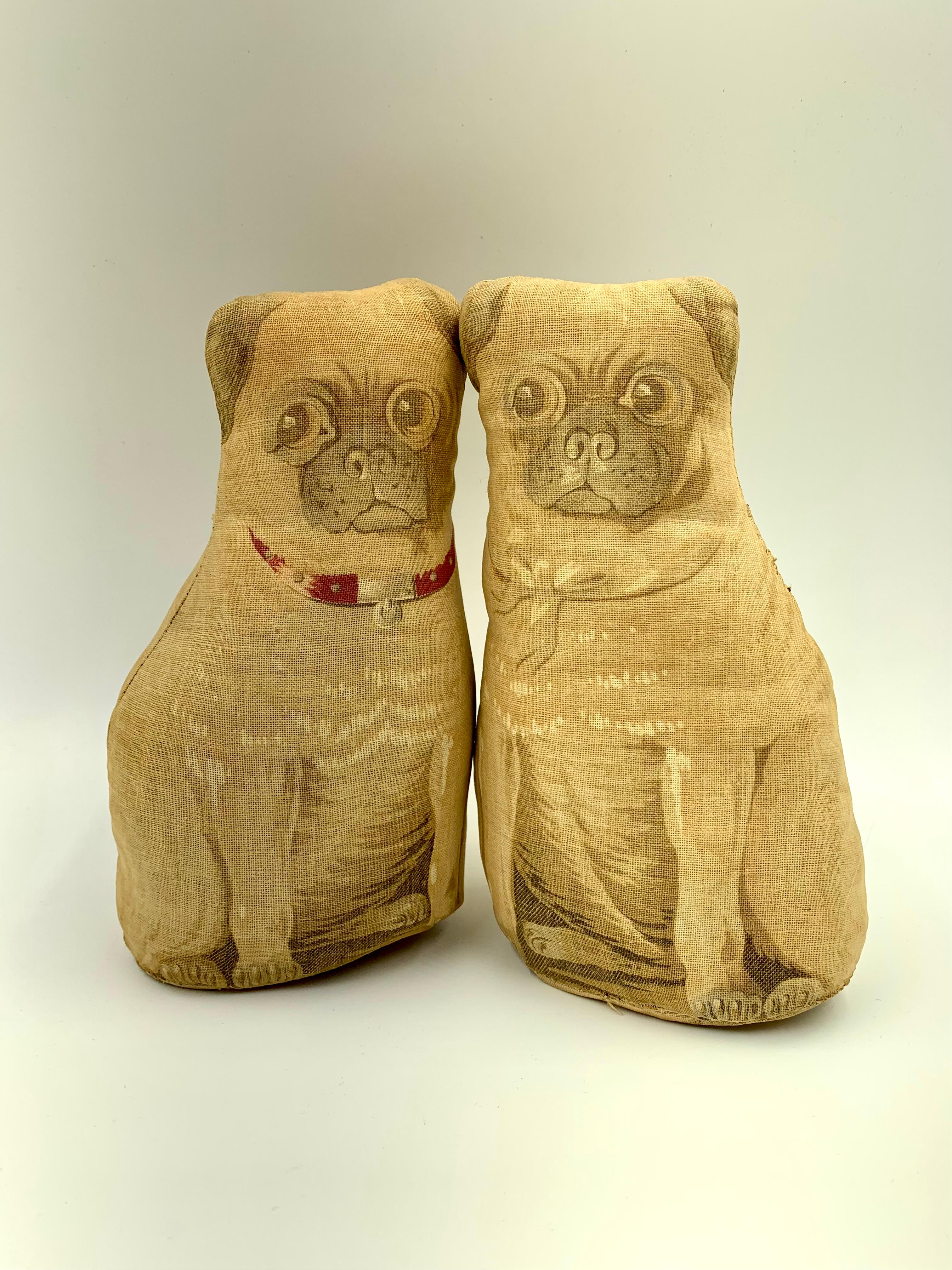 Seltenes, charmantes Paar bedruckter Baumwoll-Pug-Kissen aus dem frühen 20. Jahrhundert im Angebot 2