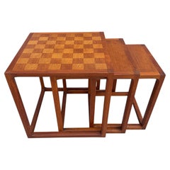 Rari tavolini impilabili a scacchiera, set di 3, in teak, di Kai Kristiansen / Aksel Kjersgaard