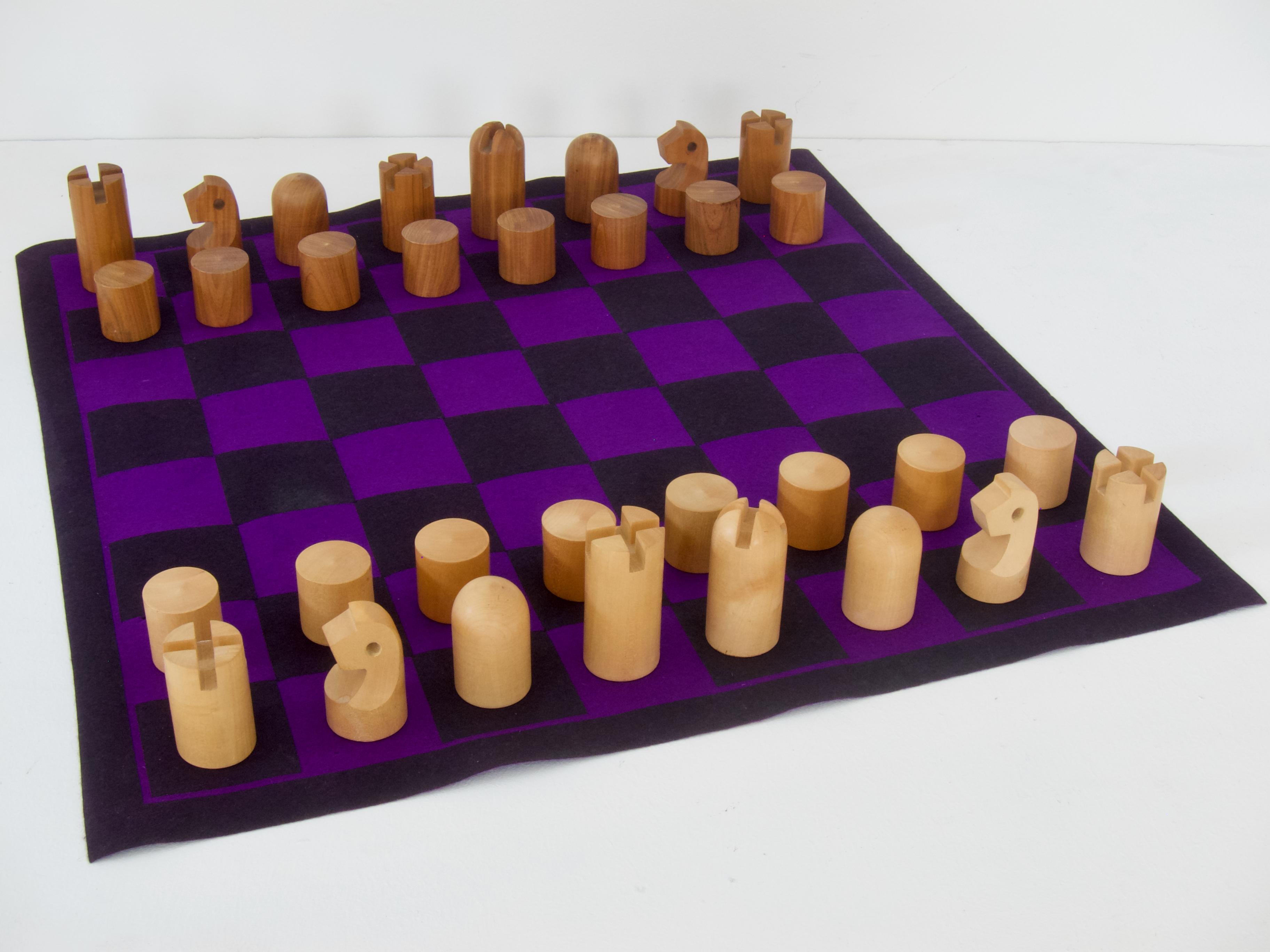 Rare Chess Set by Carl Auböck In Good Condition For Sale In Vienna, AT