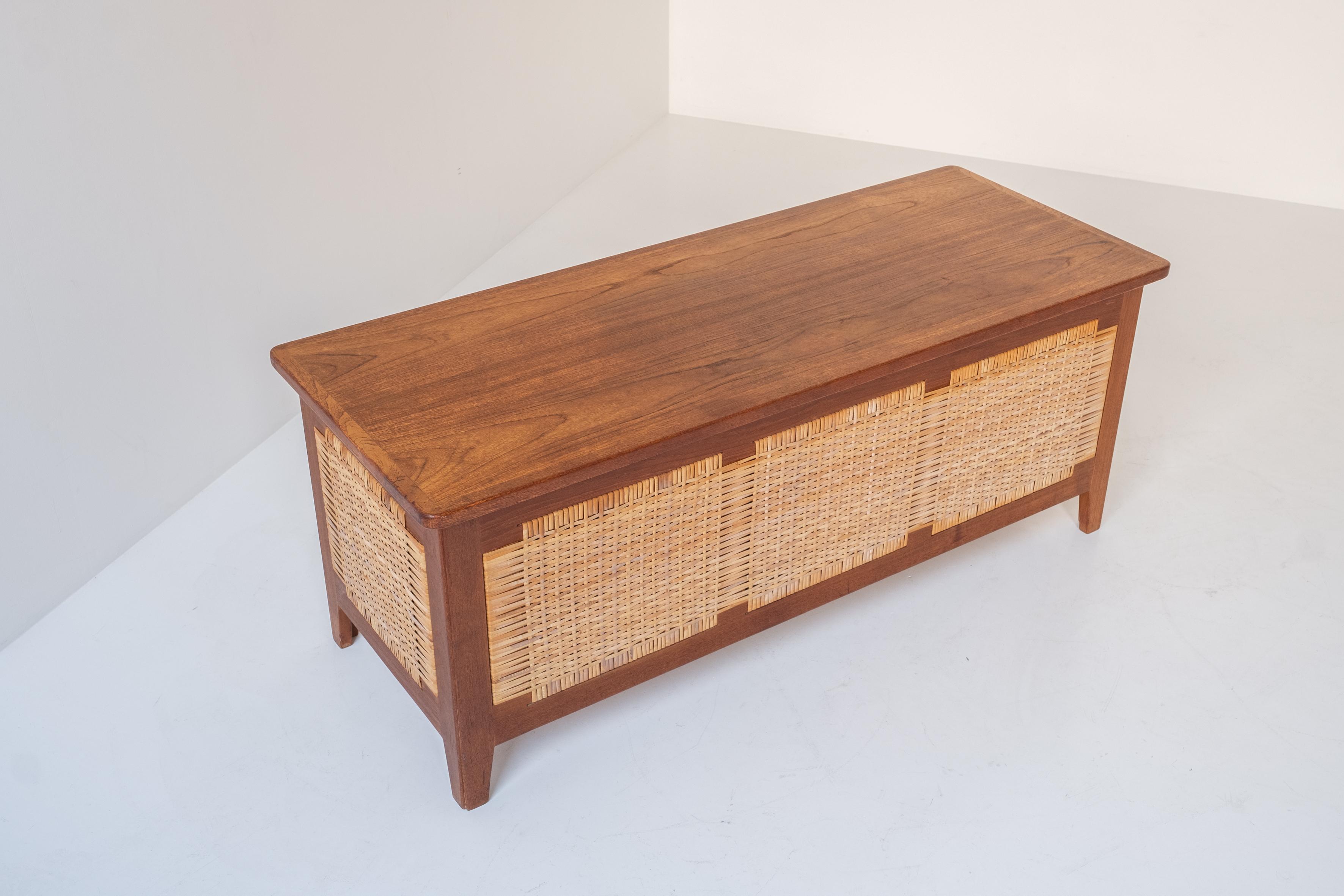 Rare chest in teak by Kai Winding for Poul Hundevad, Denmark 1960’s. For Sale 7
