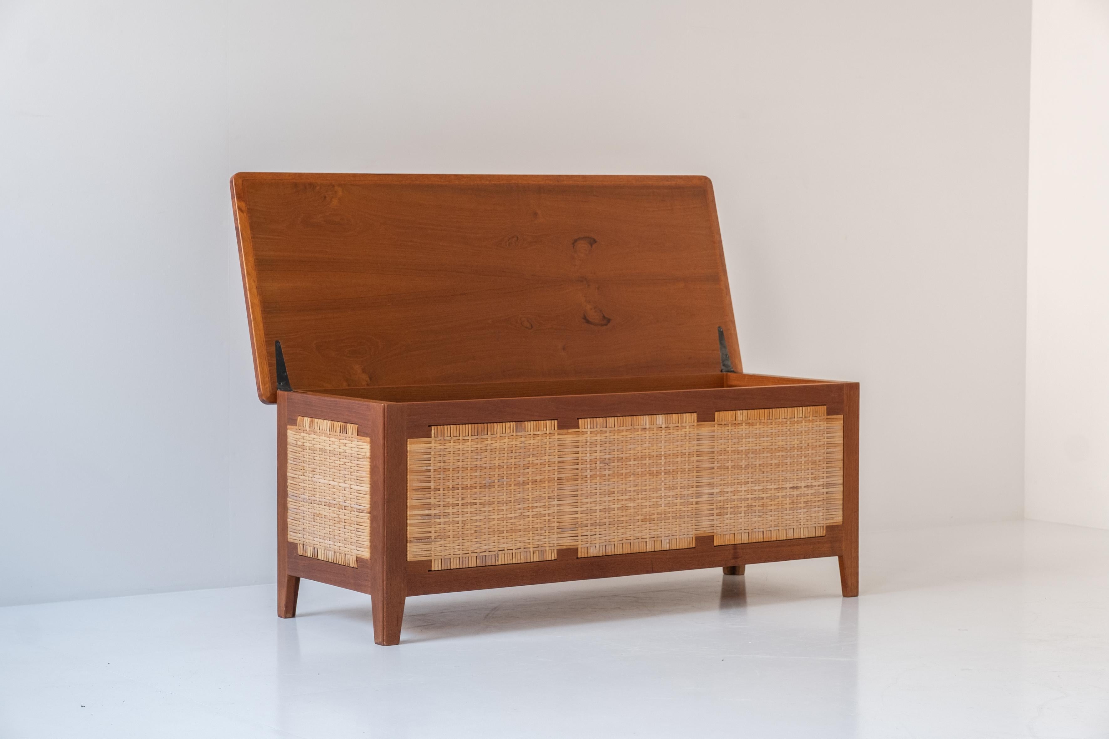 Rare chest in teak by Kai Winding for Poul Hundevad, Denmark 1960’s. For Sale 2