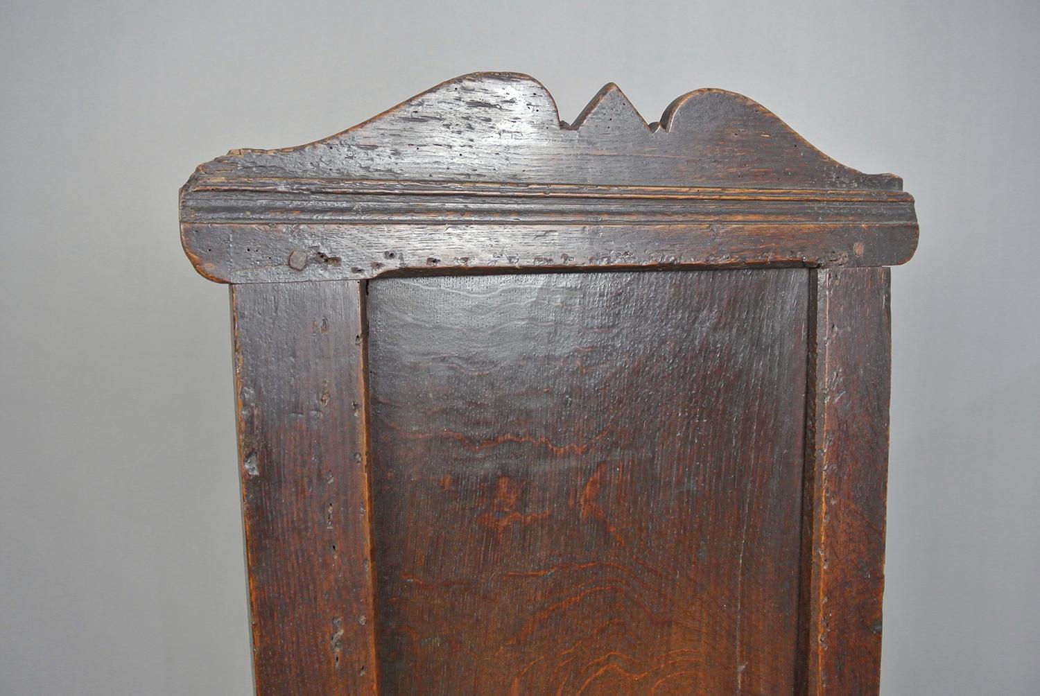 Rare Child’s 17th Century Welsh Oak Great Chair c. 1620 In Good Condition For Sale In Heathfield, GB