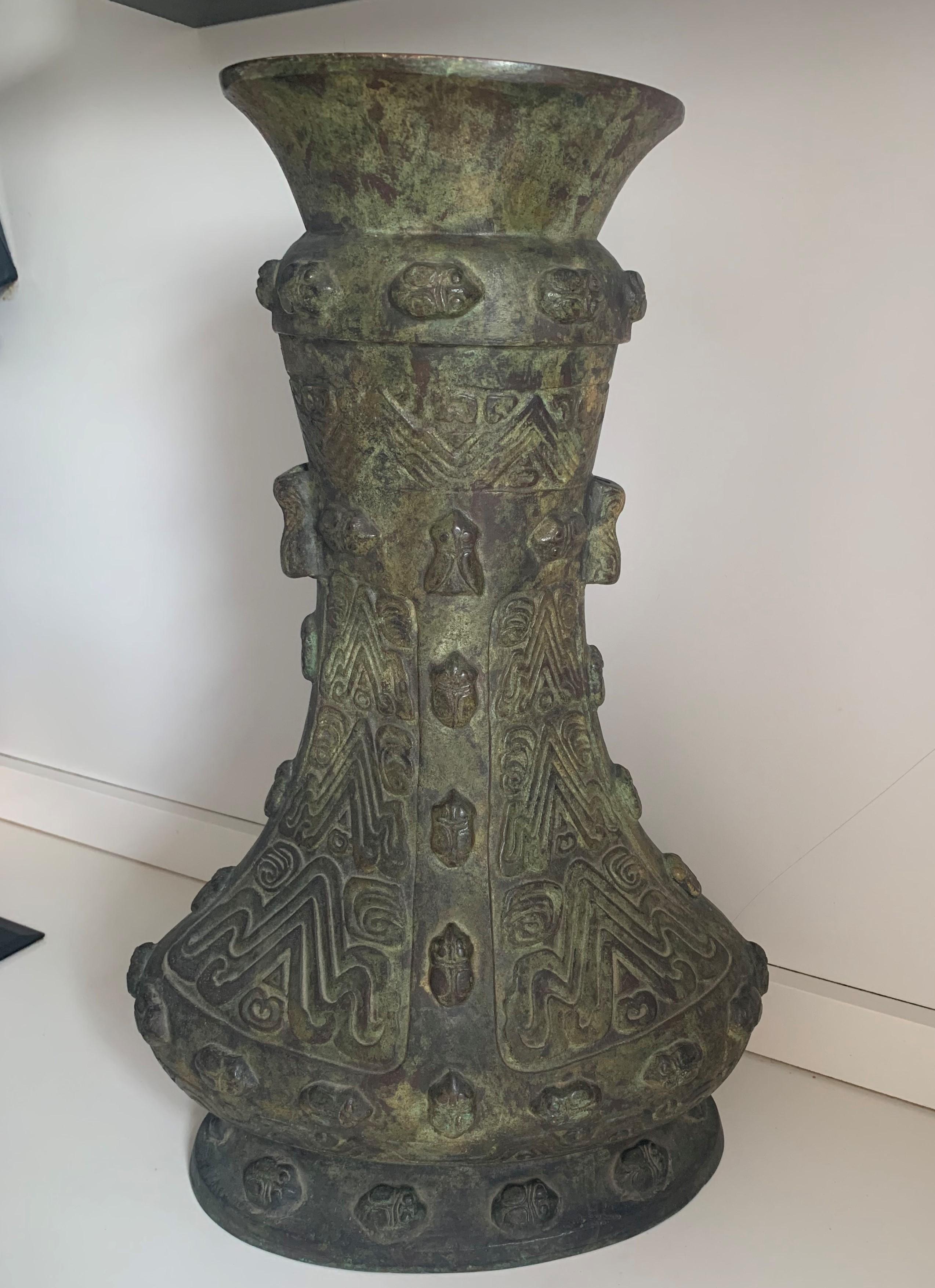 Asian Chinese Archaistic Bronze Vase, Circa 1900 Shang Dynasty Style Gu Vessel For Sale