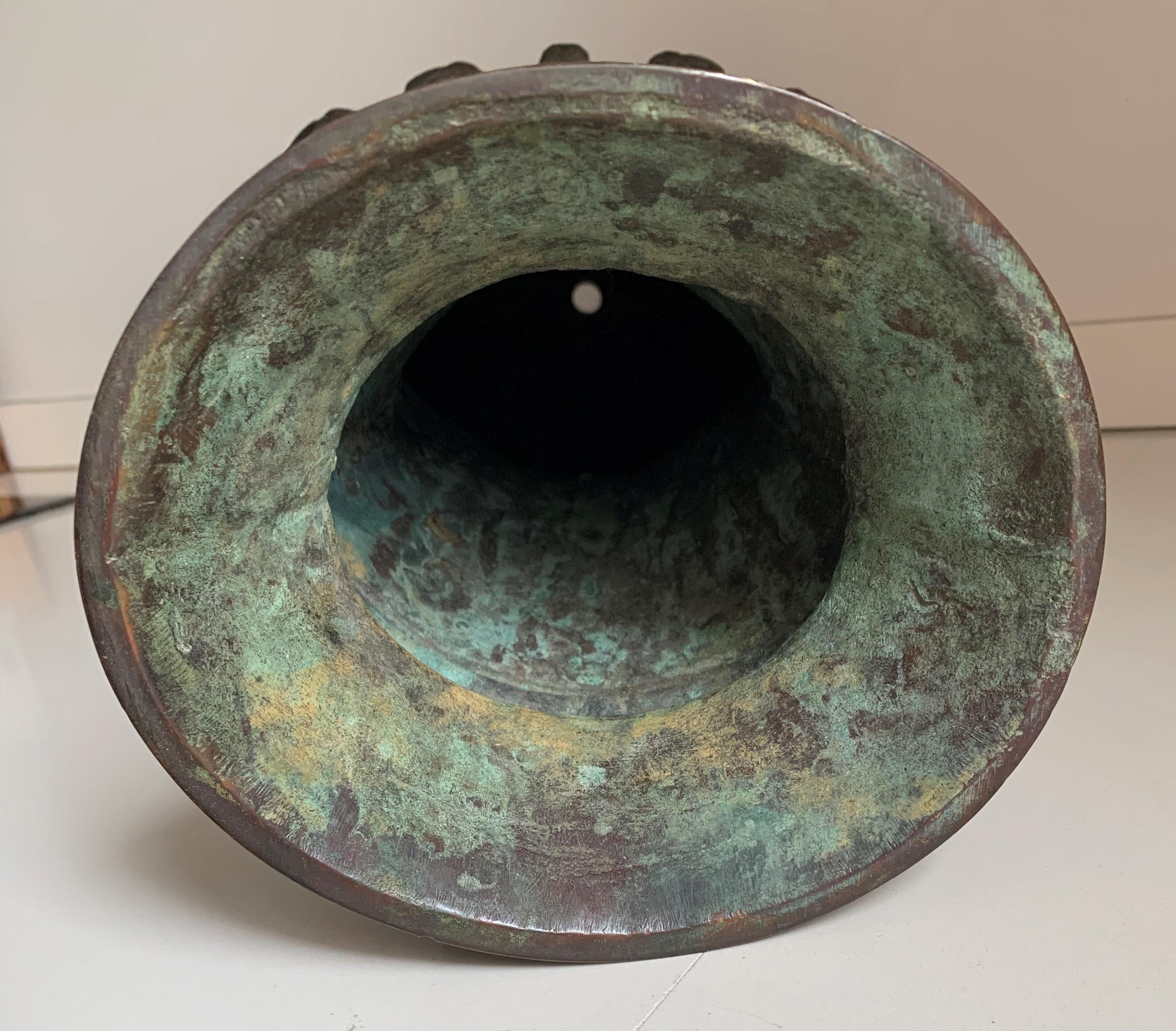 Chinese Archaistic Bronze Vase, Circa 1900 Shang Dynasty Style Gu Vessel For Sale 2