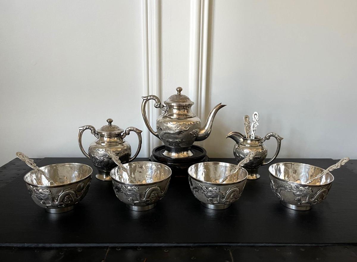 Rare Chinese Export Sterling Silver Tea Set with Dragon Design Tianjing Wuhua In Good Condition For Sale In Atlanta, GA