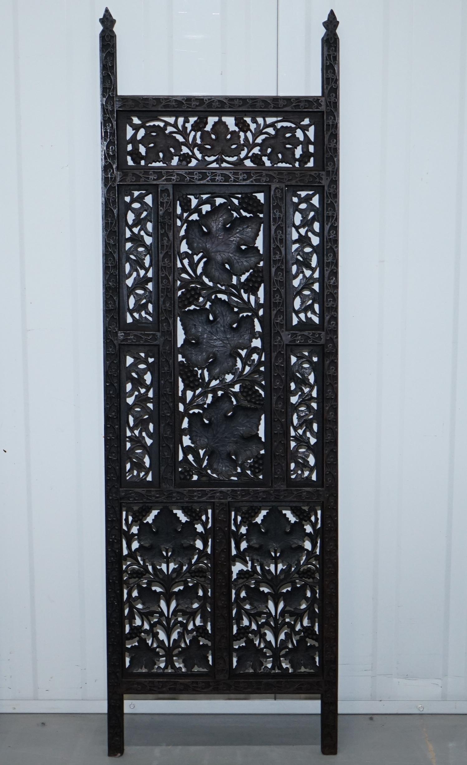 We are delighted to offer for sale this lovely set of three fretwork carved solid teak Chinese leaf detailed wall panels

A very ornate and artistically carved set, I see these mounted to the wall or free standing, they would have once upon a time