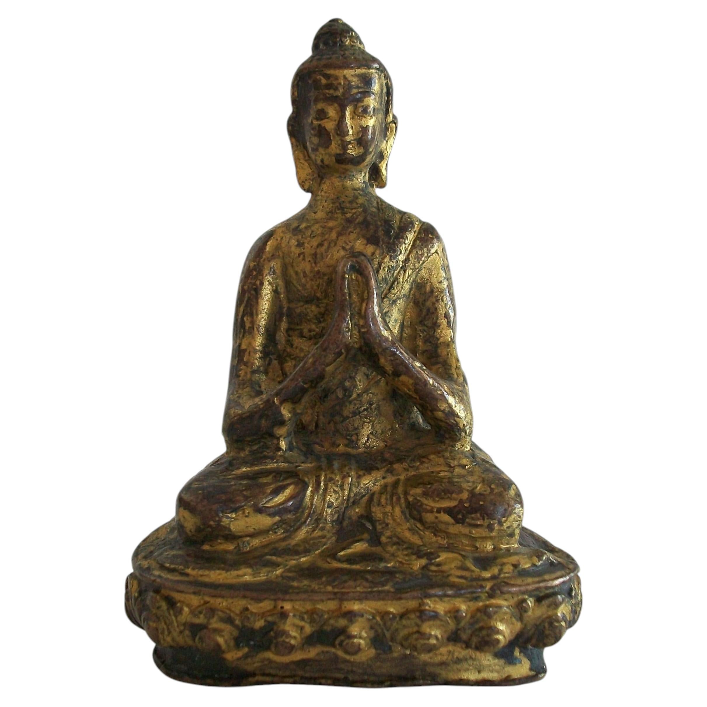 Seltene chinesische Bodhisattva-Figur aus vergoldeter Bronze – Qing-Dynastie – 18. Jahrhundert