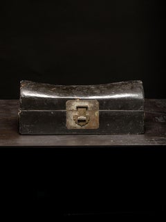 Rare Chinese opium smokers kit, including a pillow-box and a pipe.