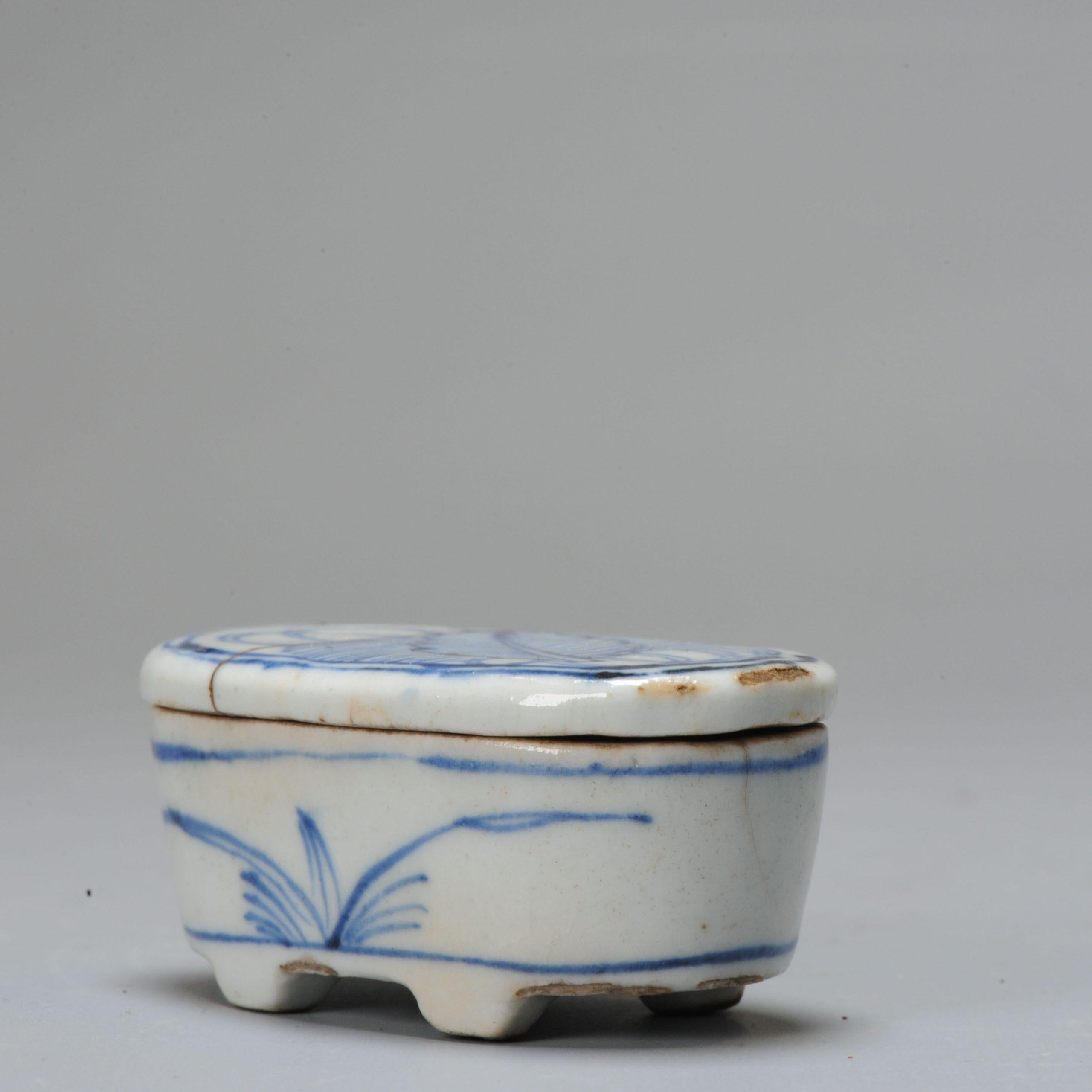 17th century chinese porcelain, transitional period, made for the Japanese market. This unusual Kosumetsuke Kogo would have held incense that is added to the charcoal fire during the charcoal laying procedure.⁠ This lidded box is 6.5cm in length and
