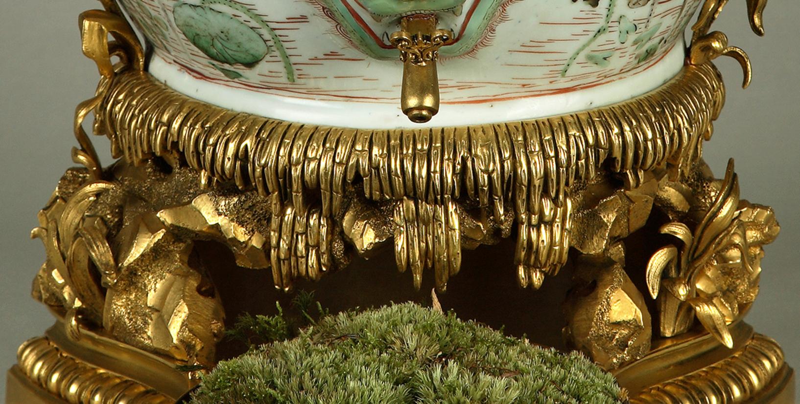French Chinese Porcelain Mural Fountain Attributed to L'Escalier de Cristal, c. 1880 For Sale
