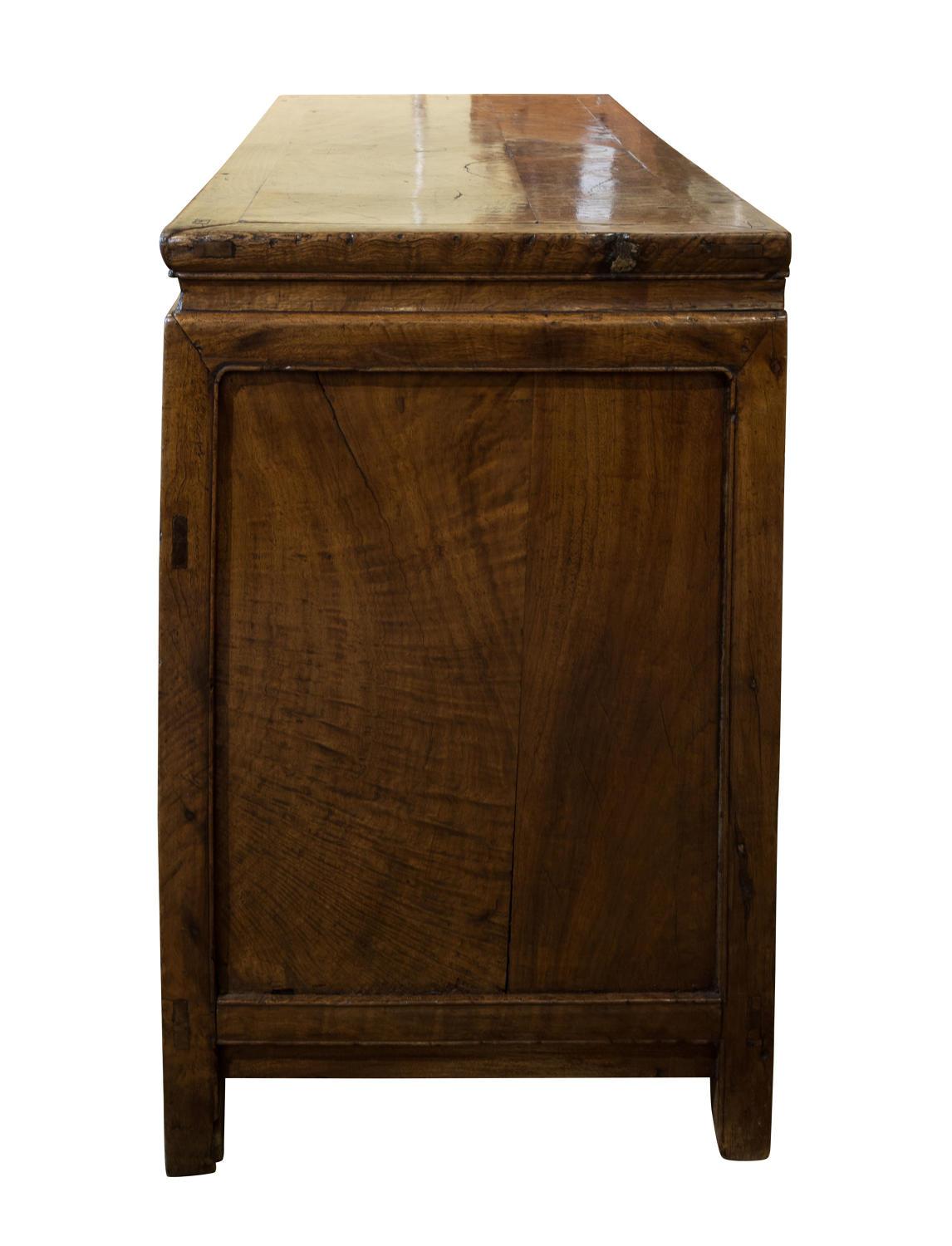 Rare Chinese Provincial Cabinet, 17th-18th Century In Good Condition For Sale In Salisbury, GB