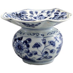 Used Rare Chinese Qianlong Blue and White Floral Painted Porcelain Spittoon