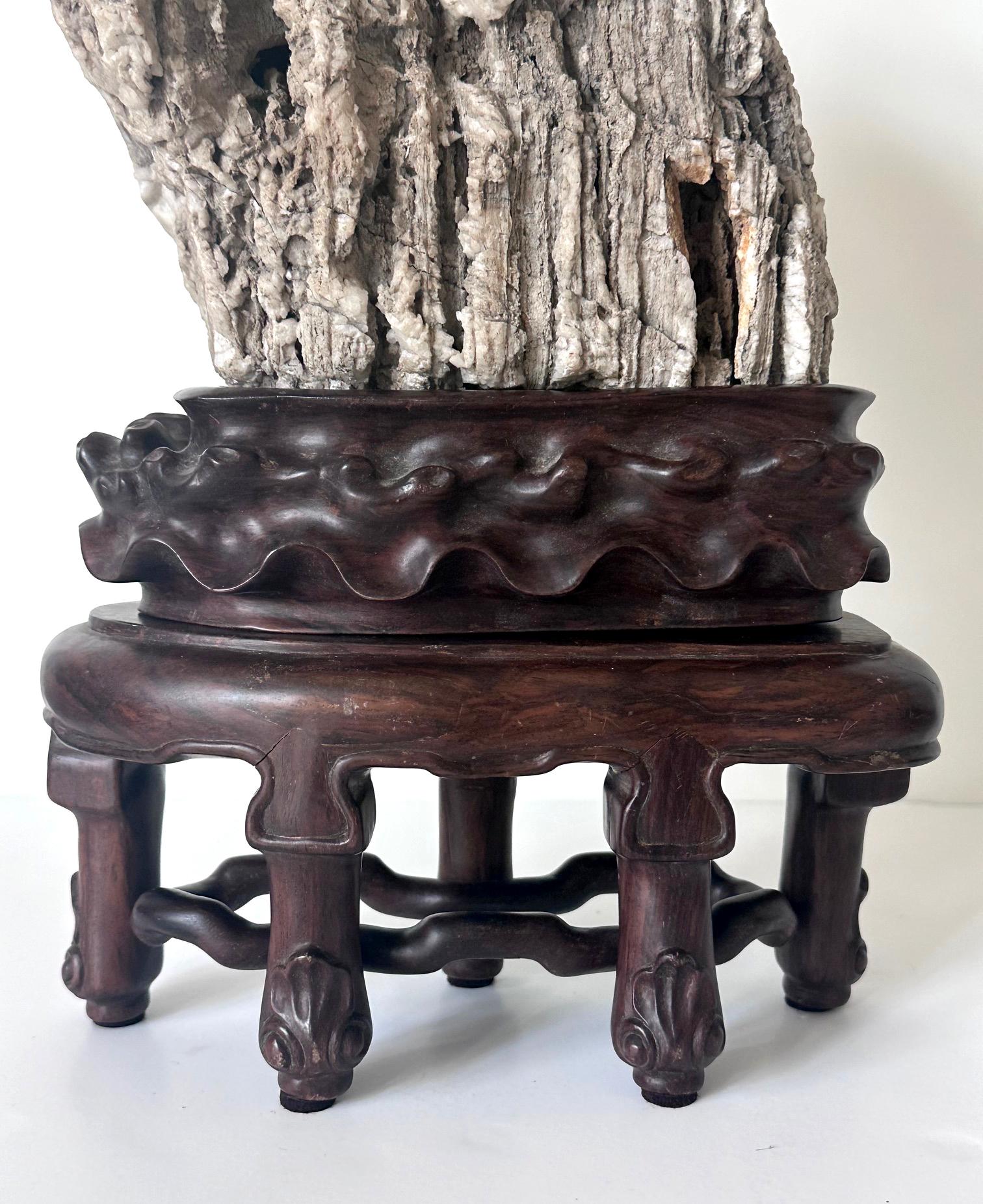 Seltener chinesischer Xuan Scholar Stone auf Display Stand im Angebot 5