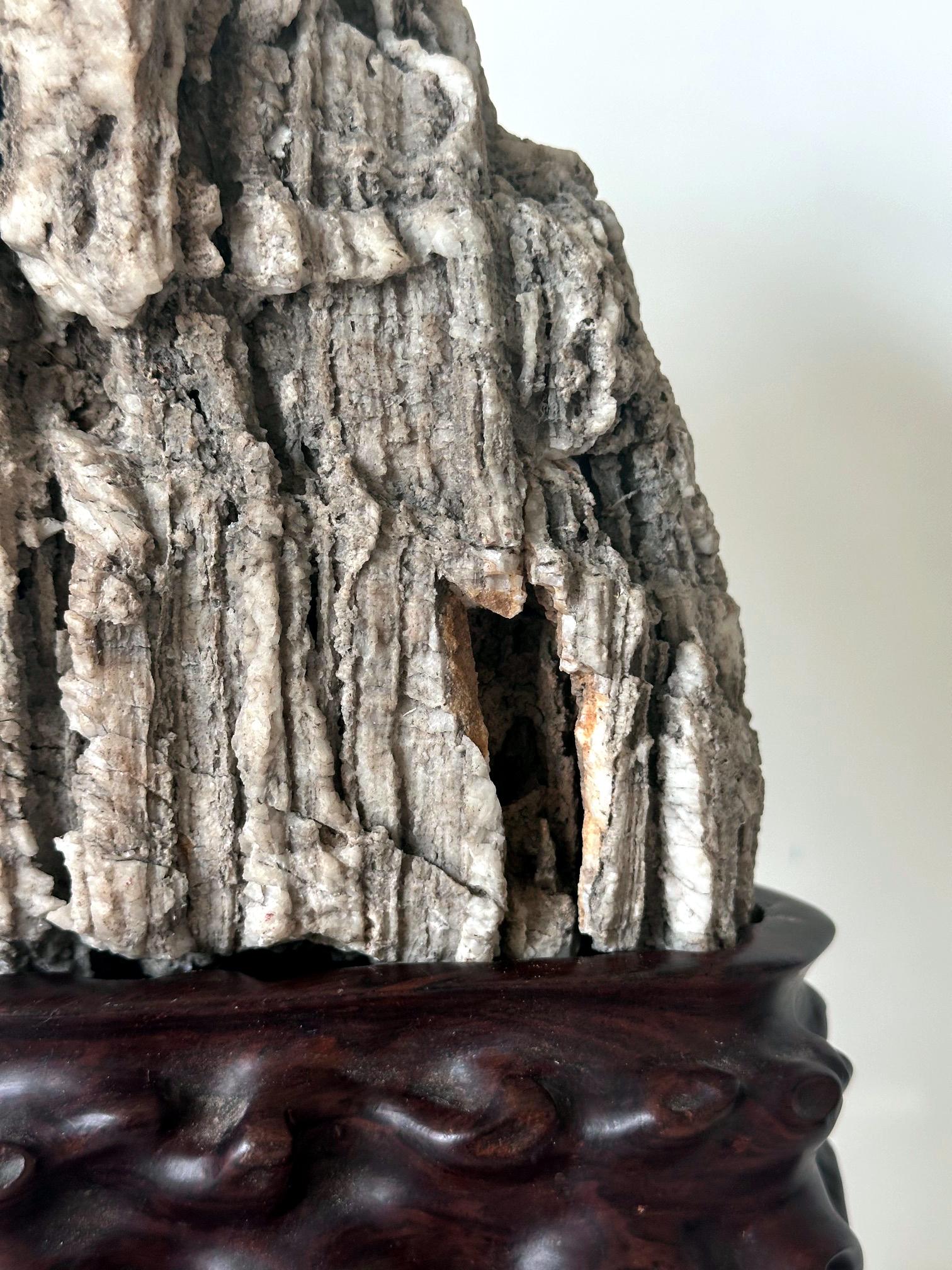 Seltener chinesischer Xuan Scholar Stone auf Display Stand im Angebot 6