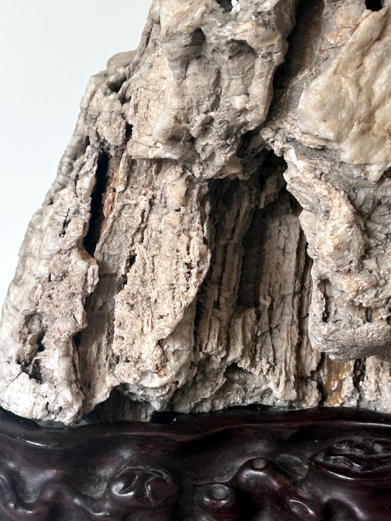 Seltener chinesischer Xuan Scholar Stone auf Display Stand im Angebot 11