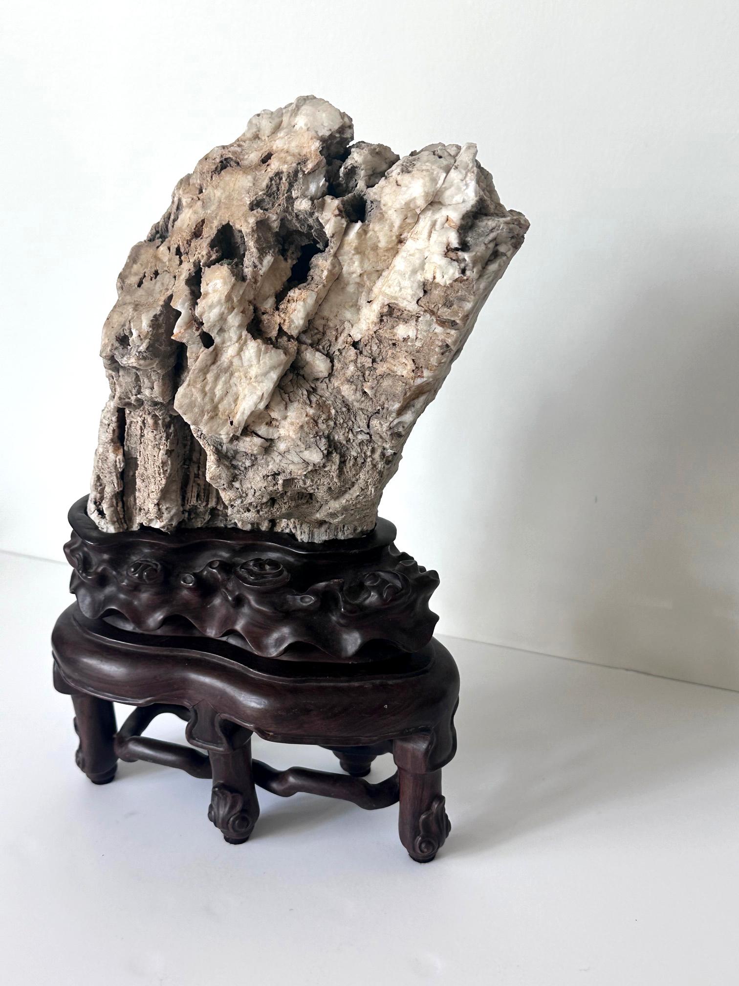 Seltener chinesischer Xuan Scholar Stone auf Display Stand im Angebot 2