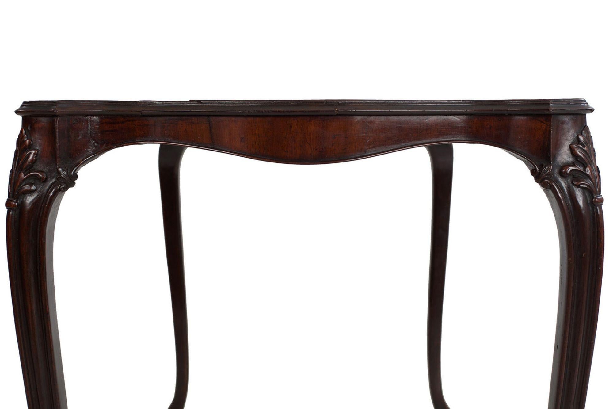 Rara Mesa Chippendale, inglesa ca. 1770, ex Colección Rothermere en venta 1