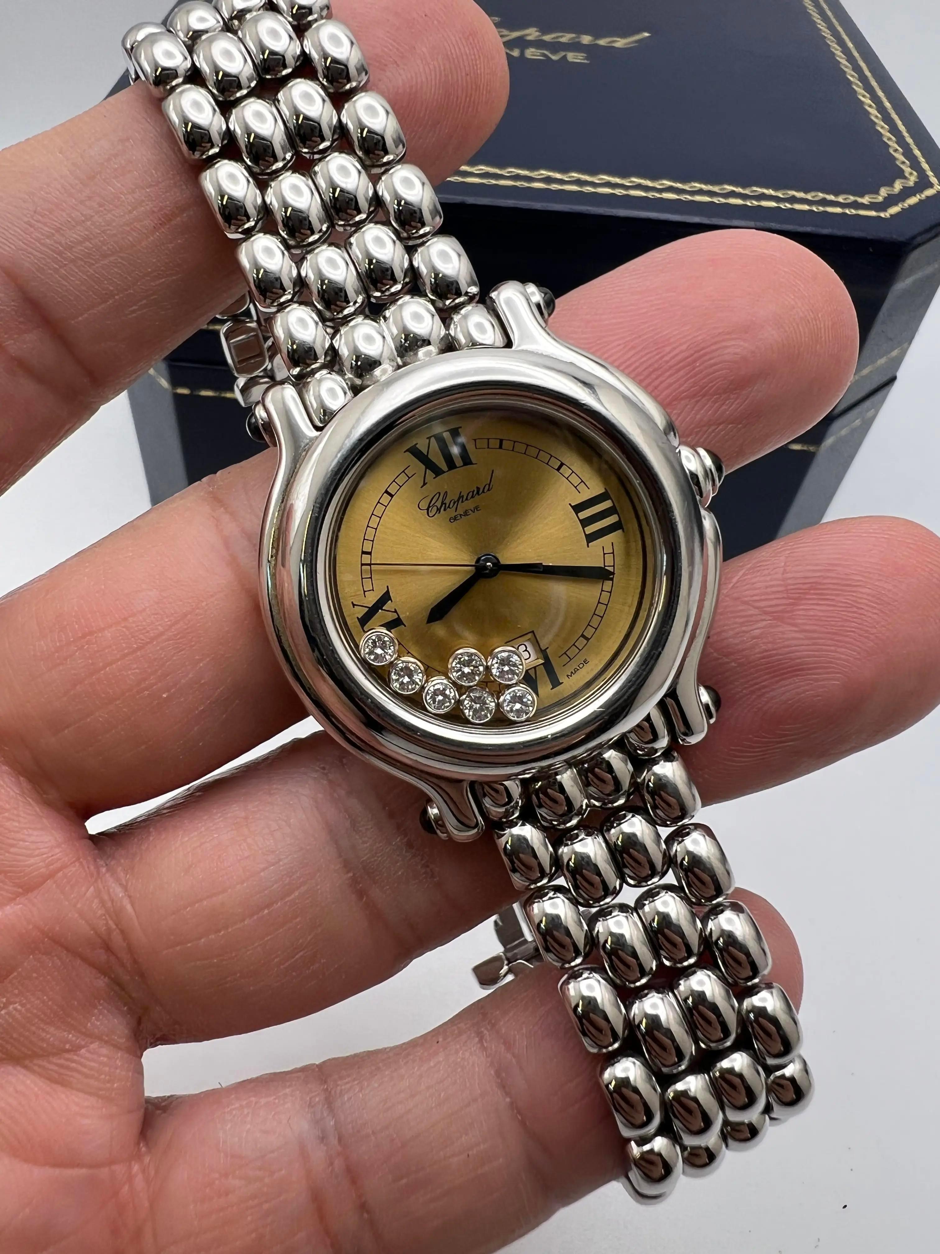 Seltene Chopard Happy Sport 32mm 7 Diamant Champagner Zifferblatt Box Set 27/8236-23 im Zustand „Hervorragend“ im Angebot in New York, NY