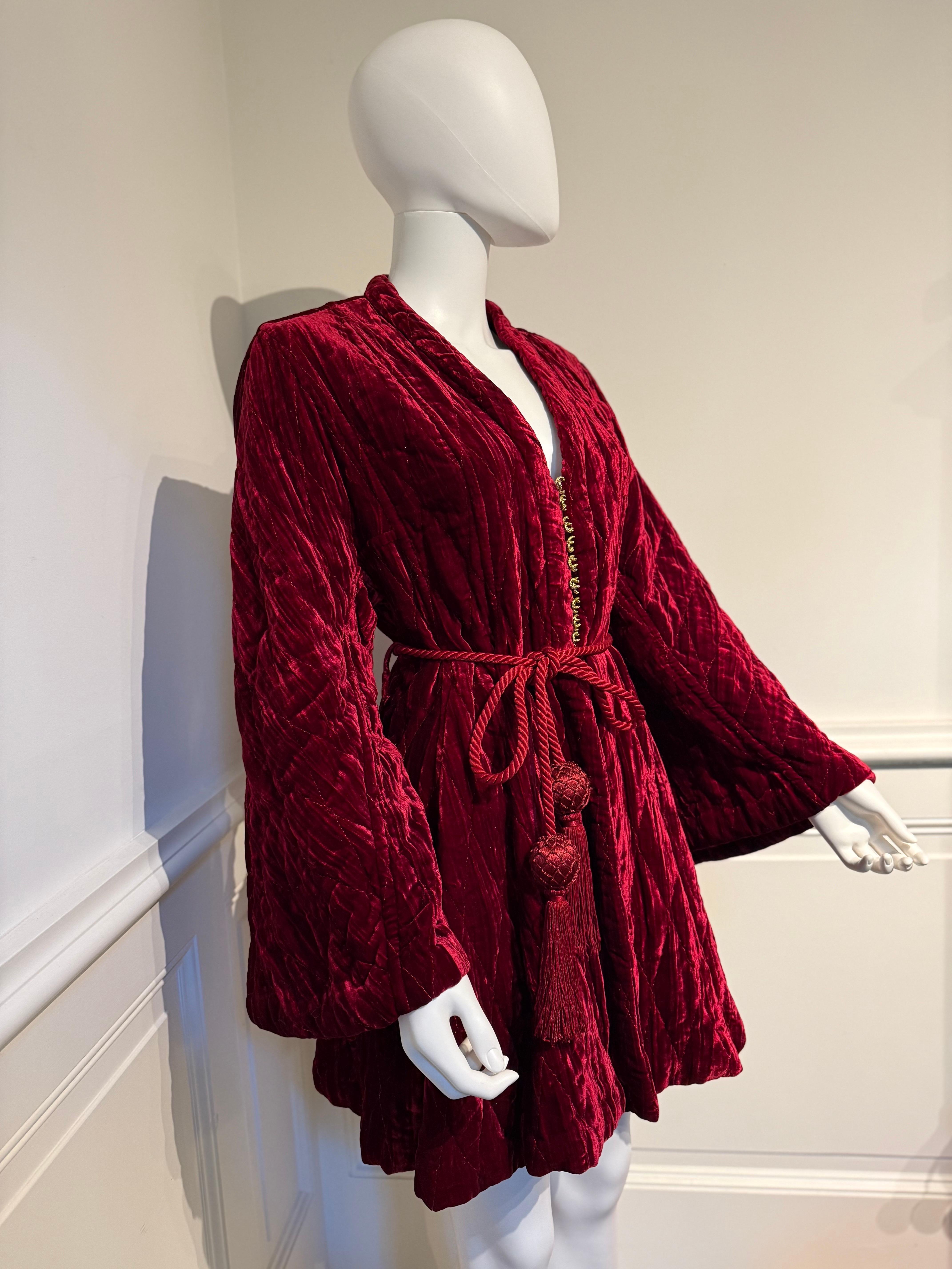 Raro abrigo de terciopelo Christian Dior by Gianfranco Ferre Pasarela Otoño/Invierno 1994/1995 en Bueno estado para la venta en NICE, FR