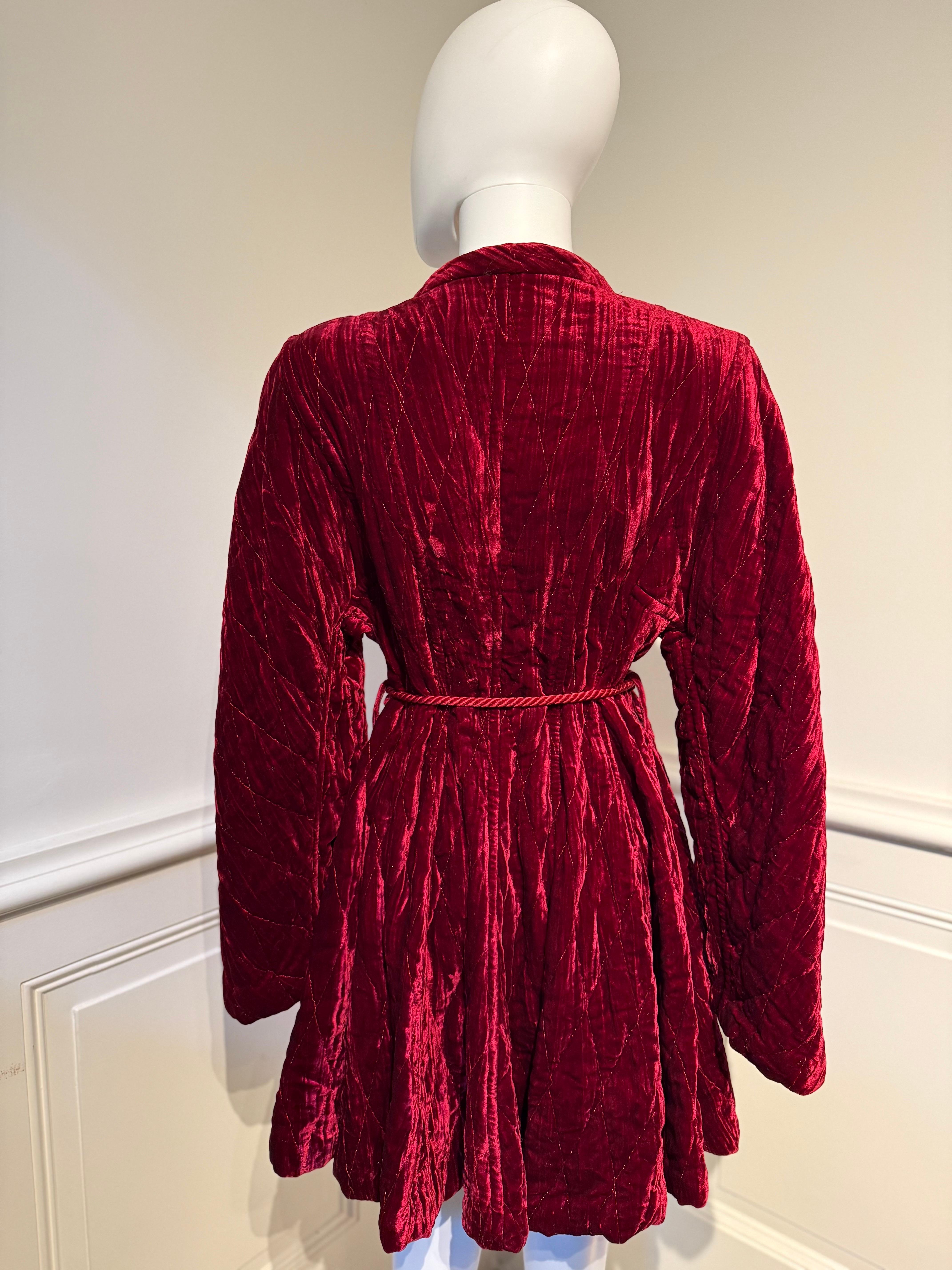 Raro abrigo de terciopelo Christian Dior by Gianfranco Ferre Pasarela Otoño/Invierno 1994/1995 en venta 1