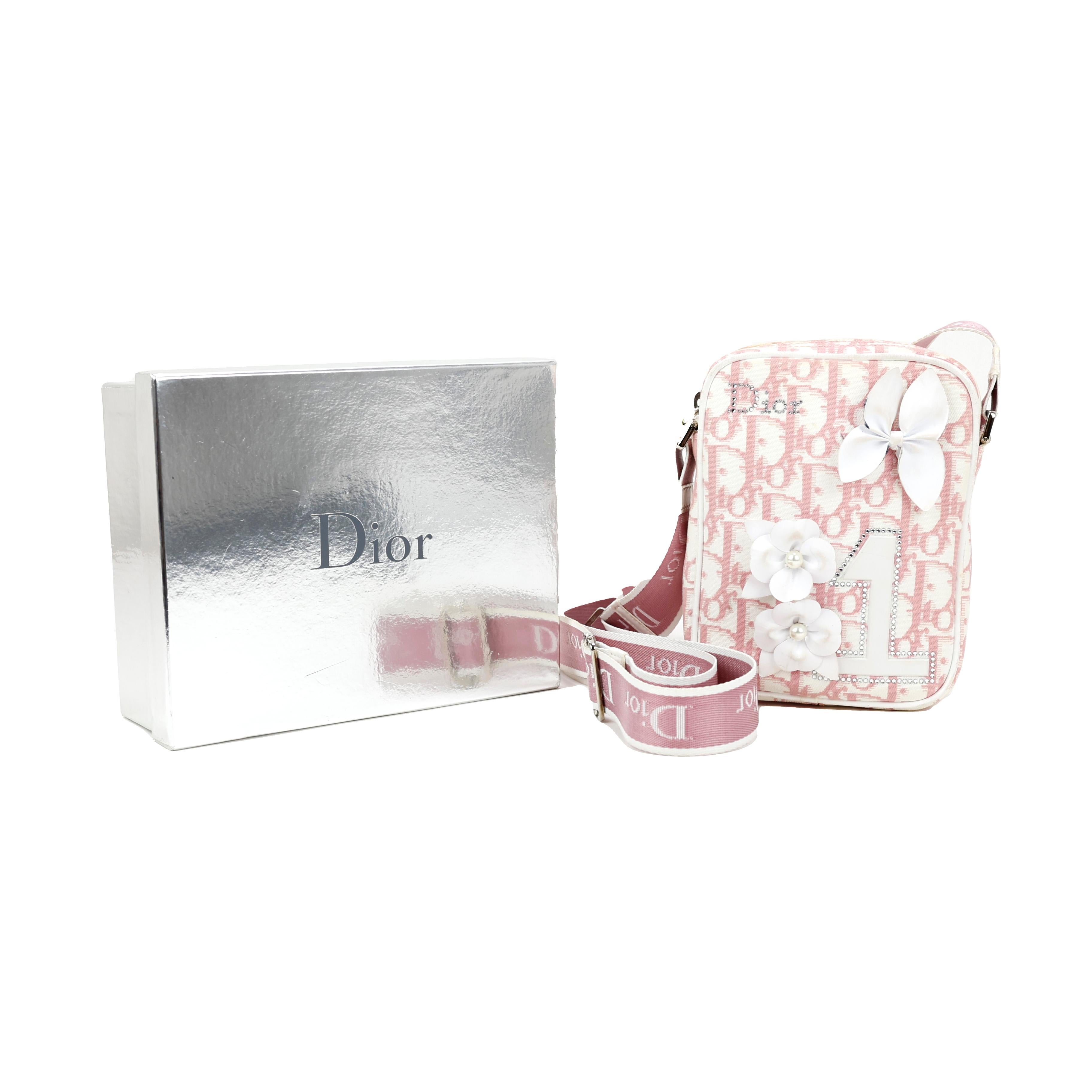 RARO Bolso cruzado monograma rosa Christian Dior by John Galliano Diorissimo en venta 3